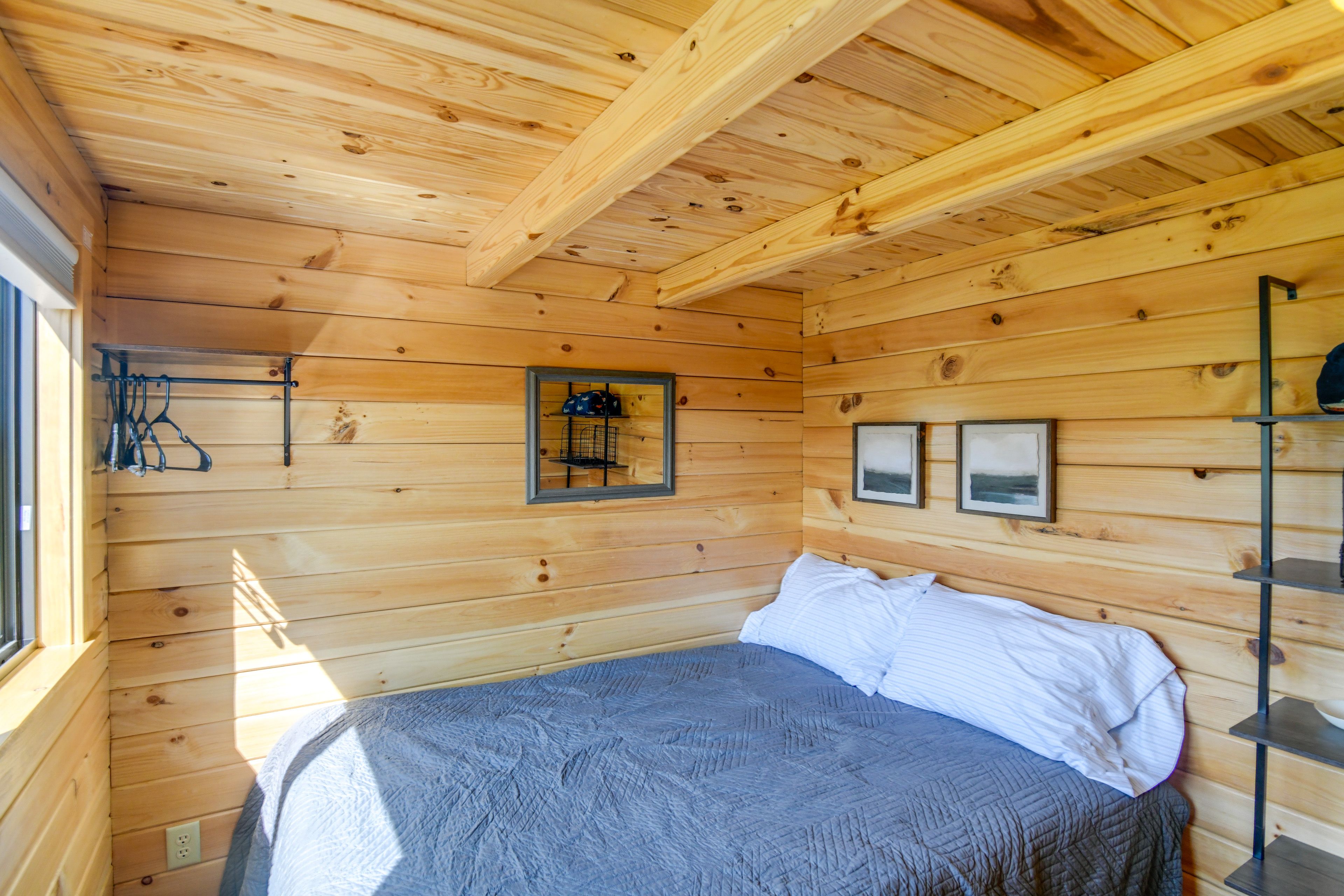Bedroom 2 | Full Bed | Main Floor