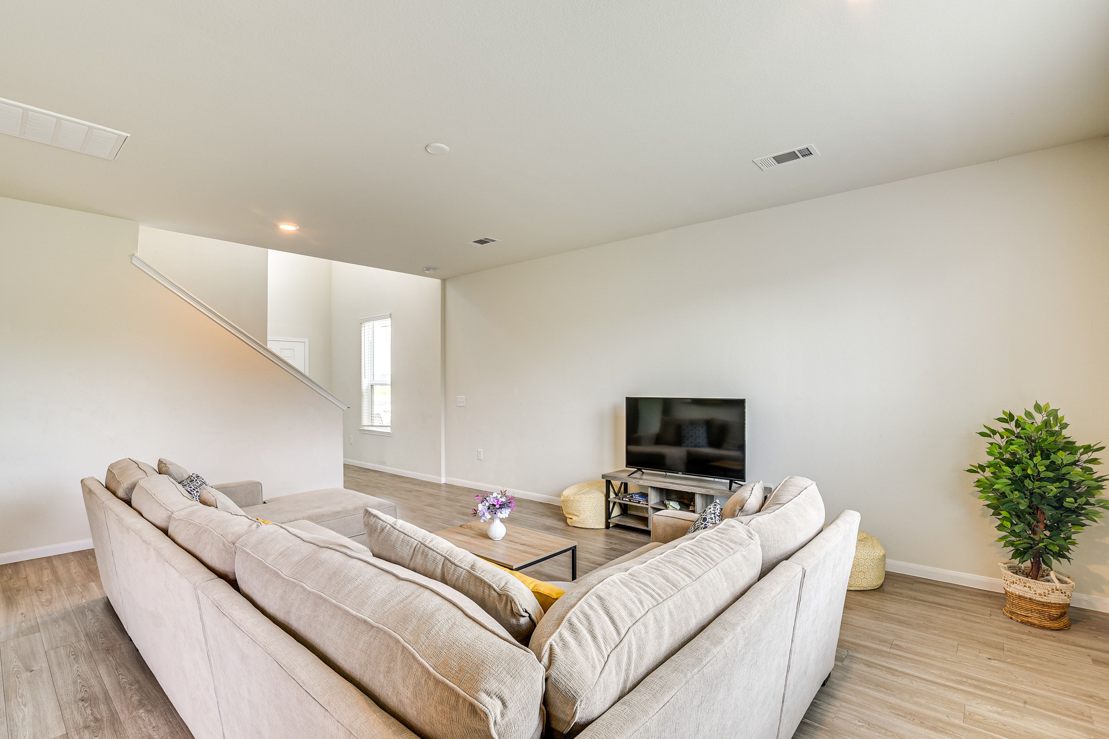 Living Room | Free WiFi | 1st Floor