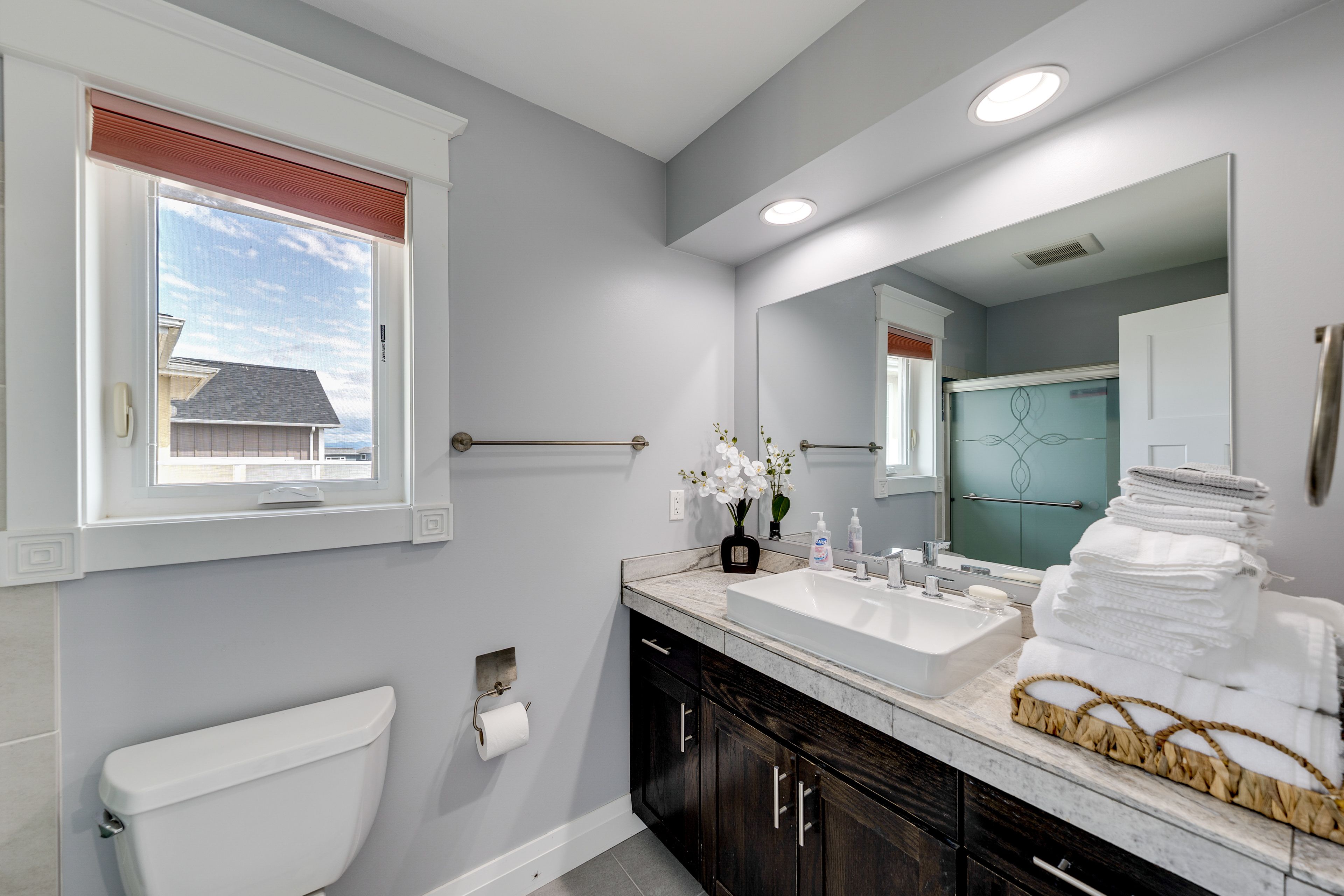 Bathroom | 2nd Floor