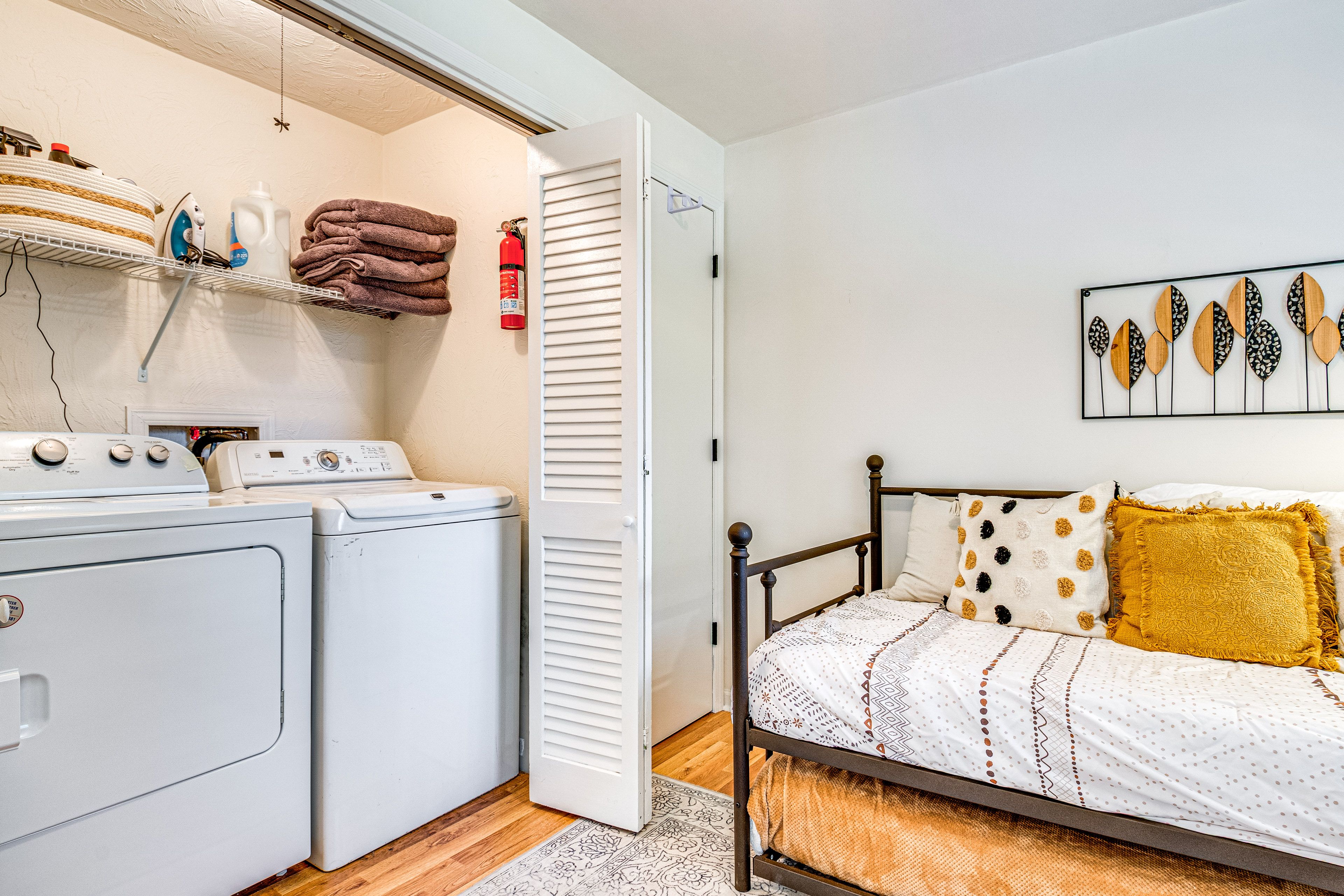 Bedroom 2 | 1st Floor | Twin Bed w/ Twin Trundle | Washer & Dryer
