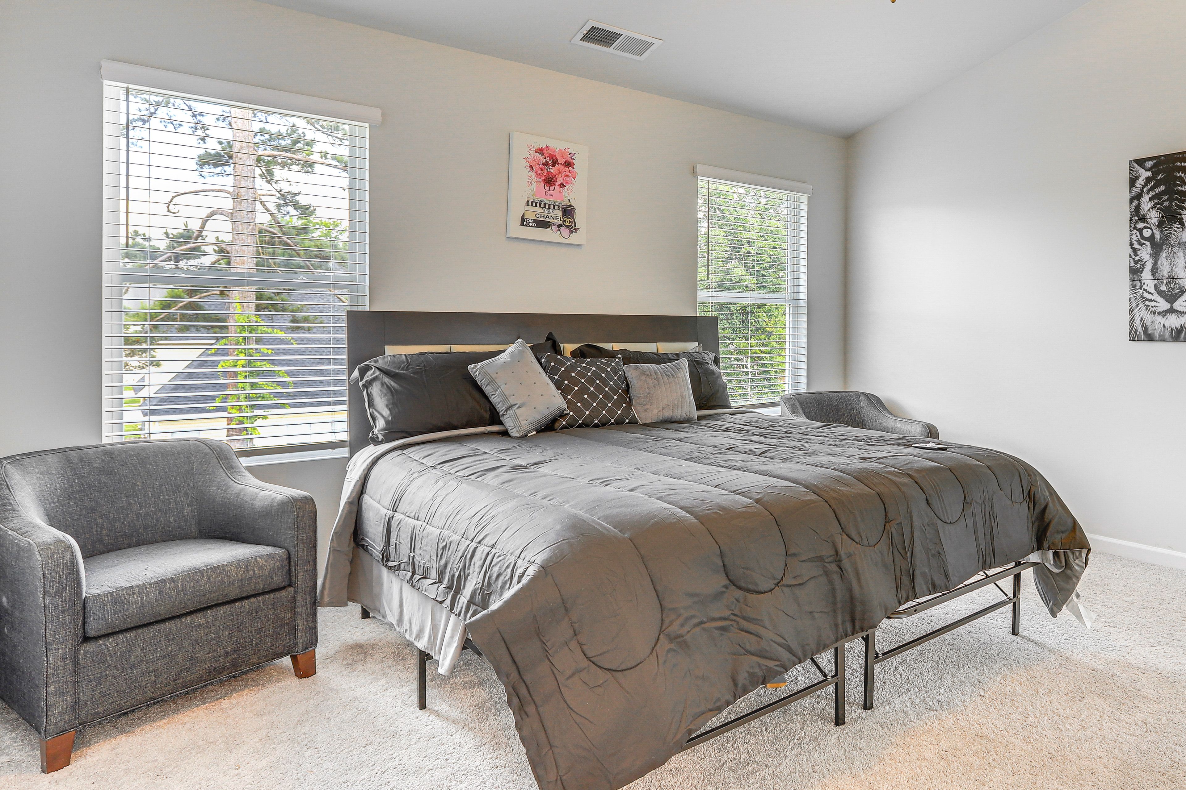 Bedroom 1 | King Bed | 2nd Floor | En-Suite Bathroom