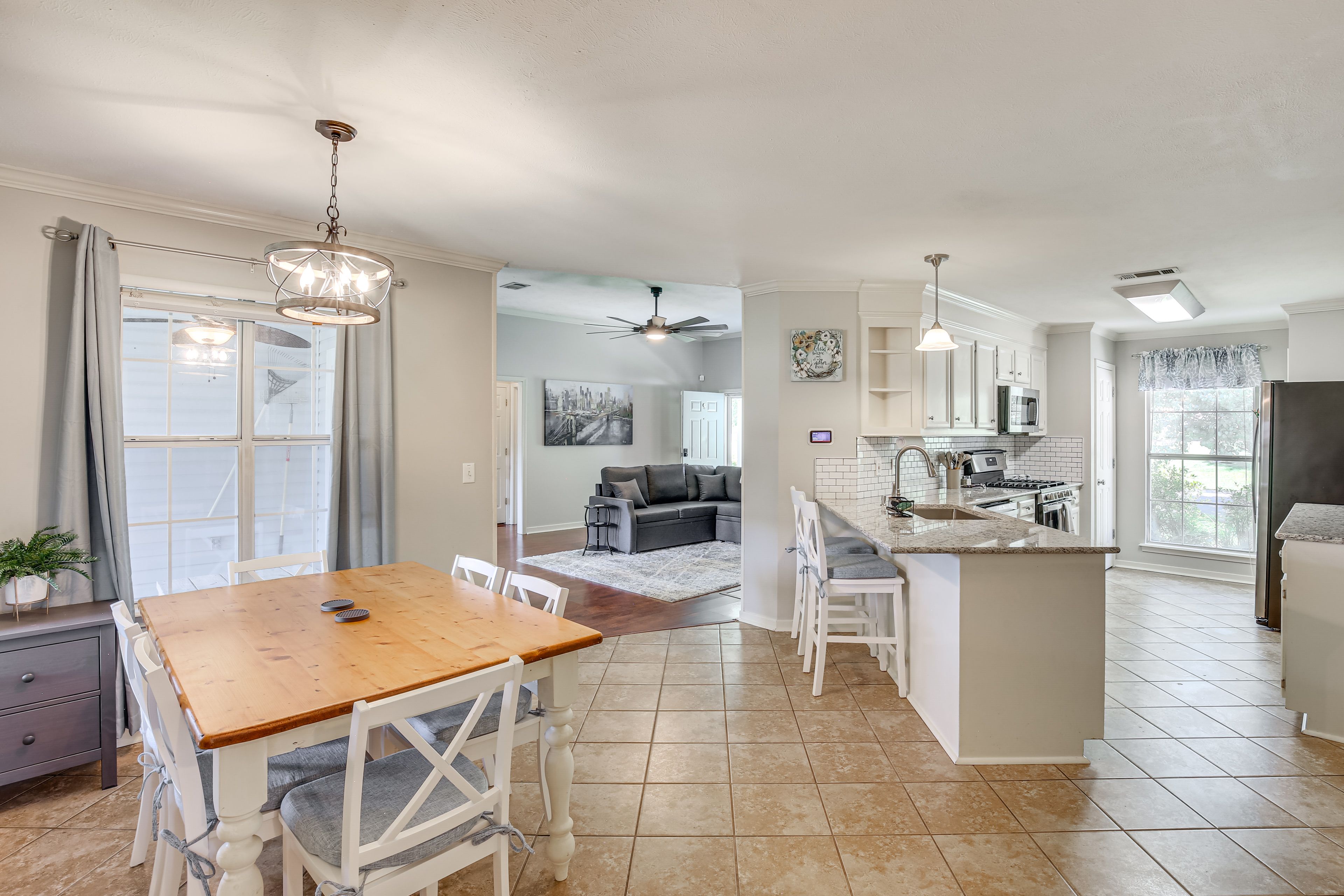 Dining Table | Breakfast Bar | Dishware/Flatware