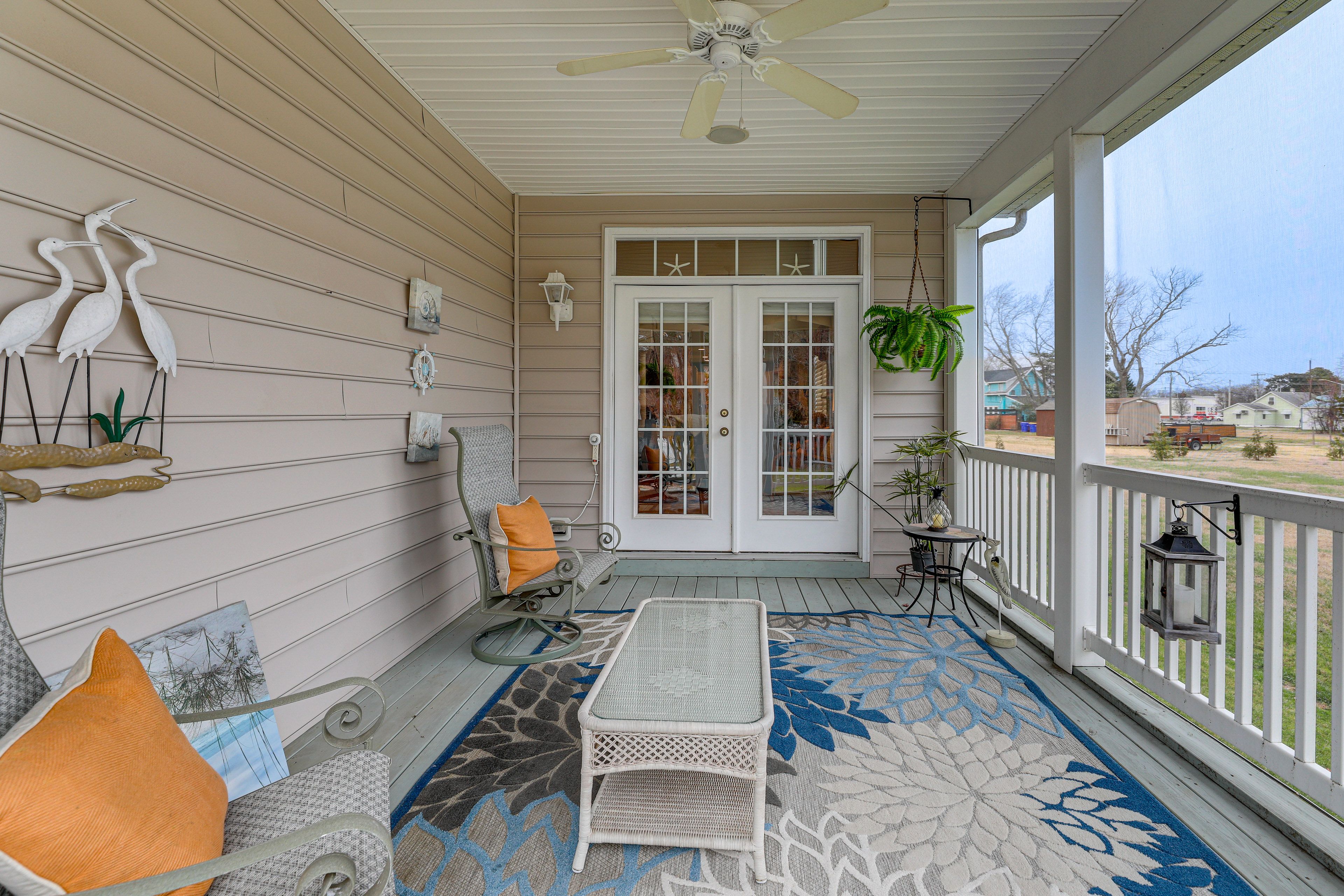 Screened-In Porch