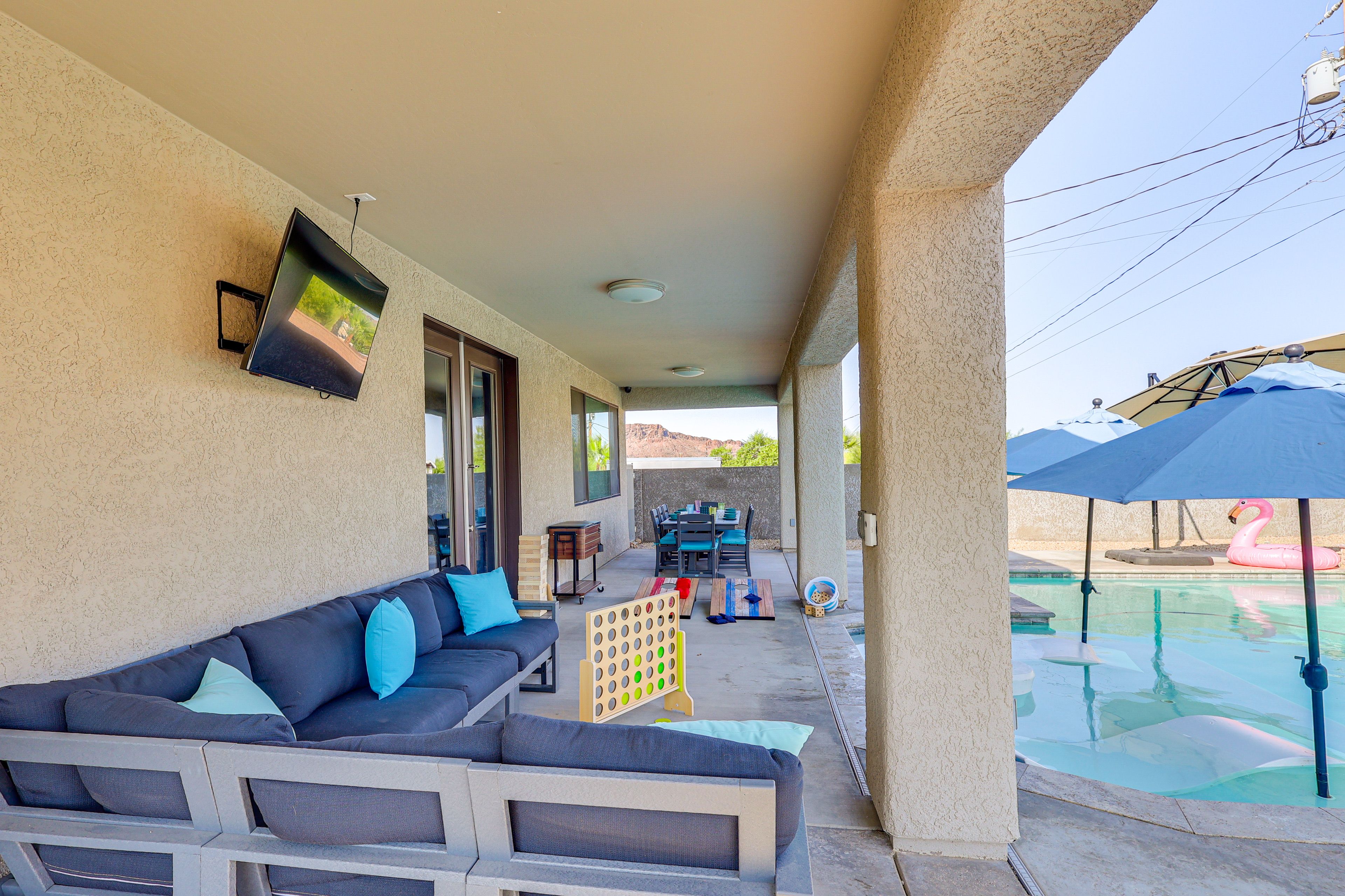 Covered Patio | Gas Grill