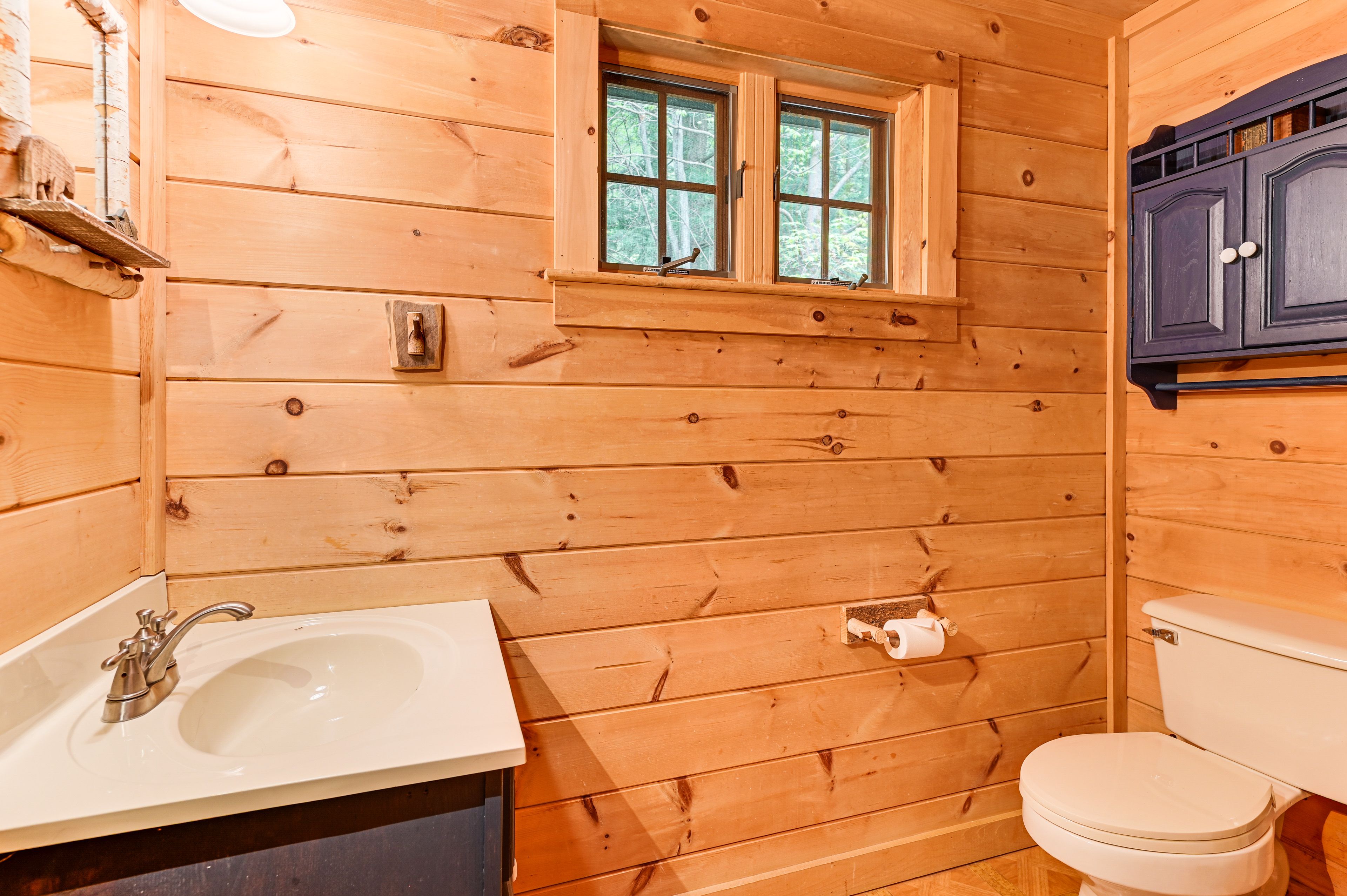 Full Bathroom | 2nd Floor