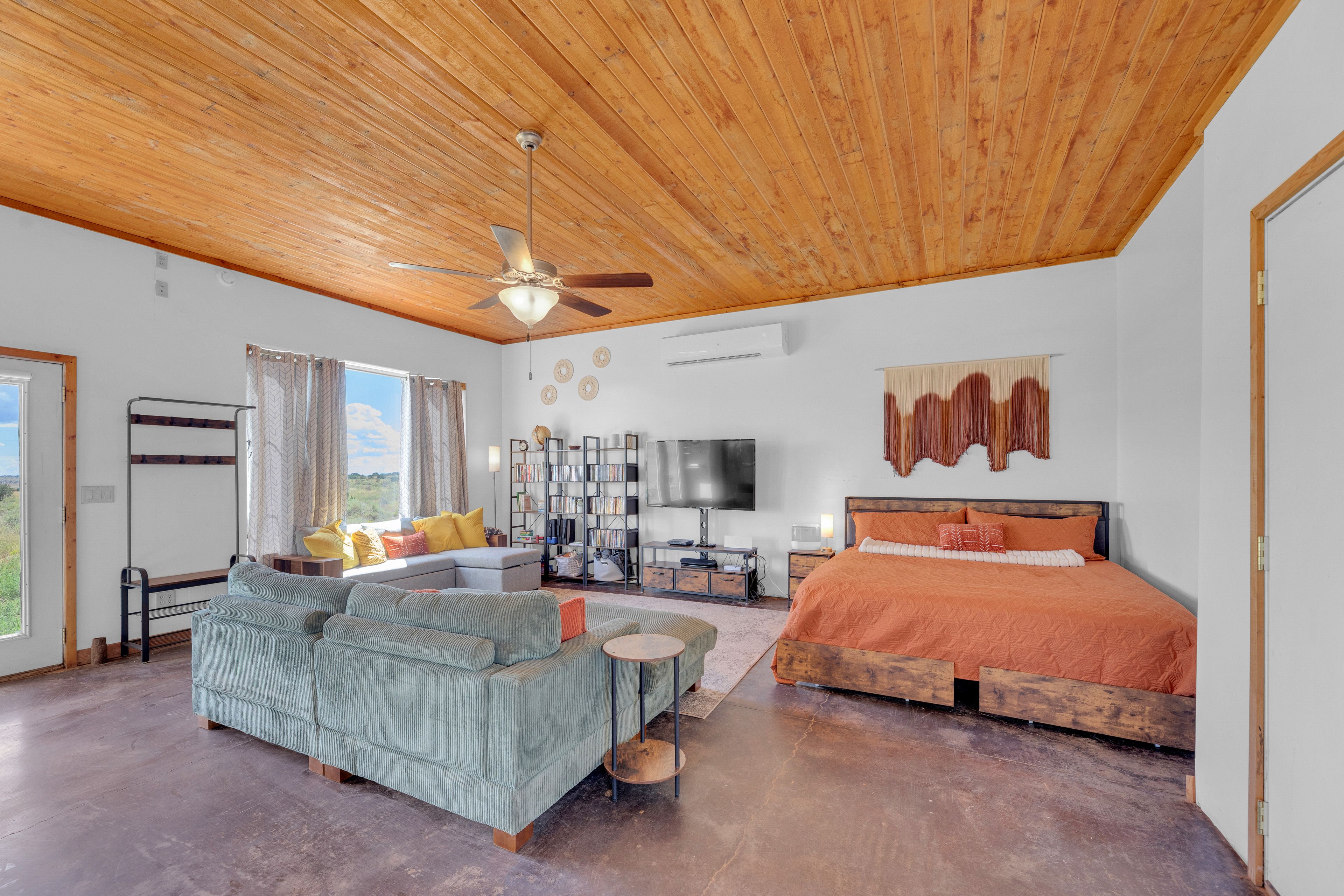 Studio | Twin Sleeper Sofa | King Bed | Smart TV | Mini-Split A/C & Heating