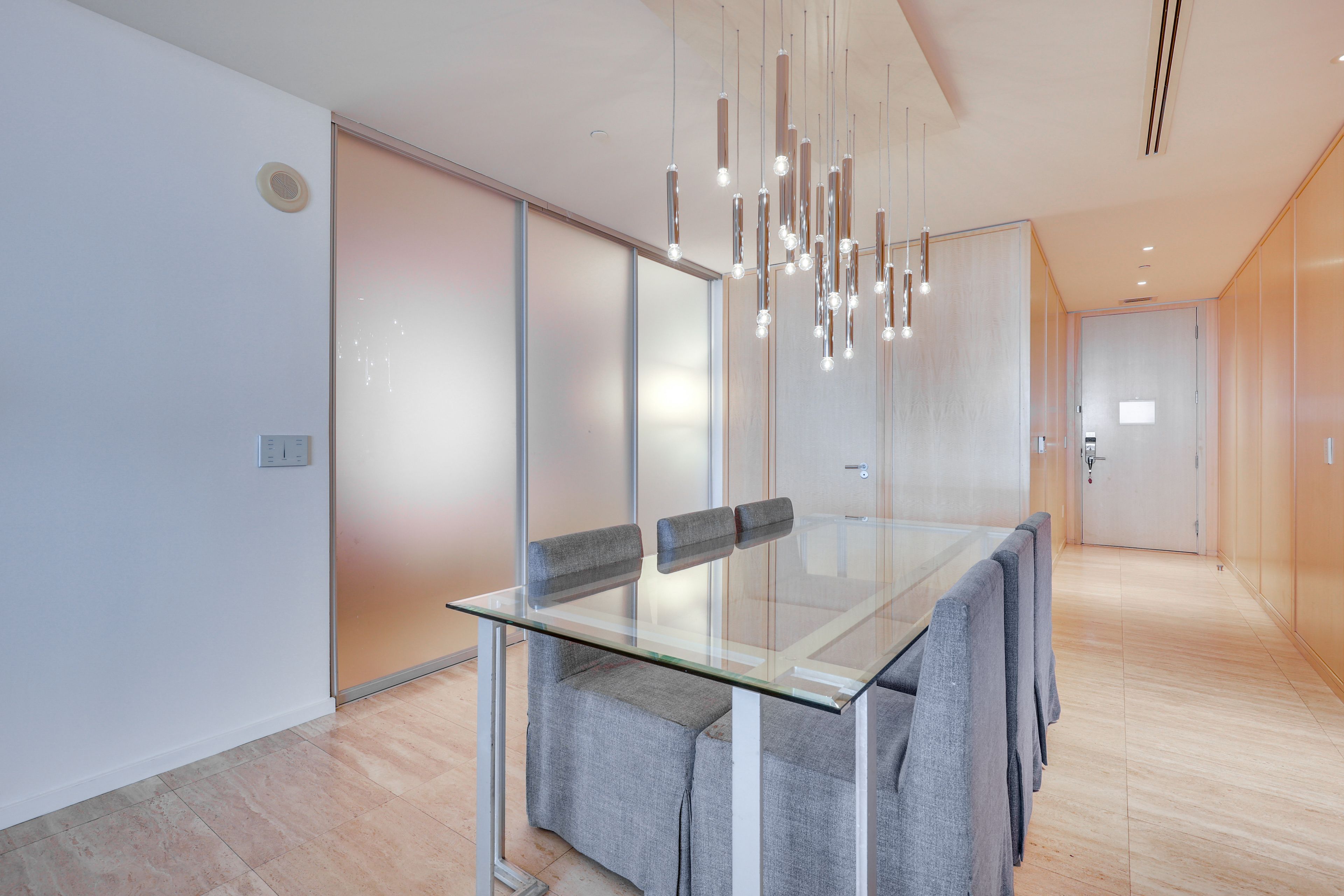 Dining Table | Dishware/Flatware