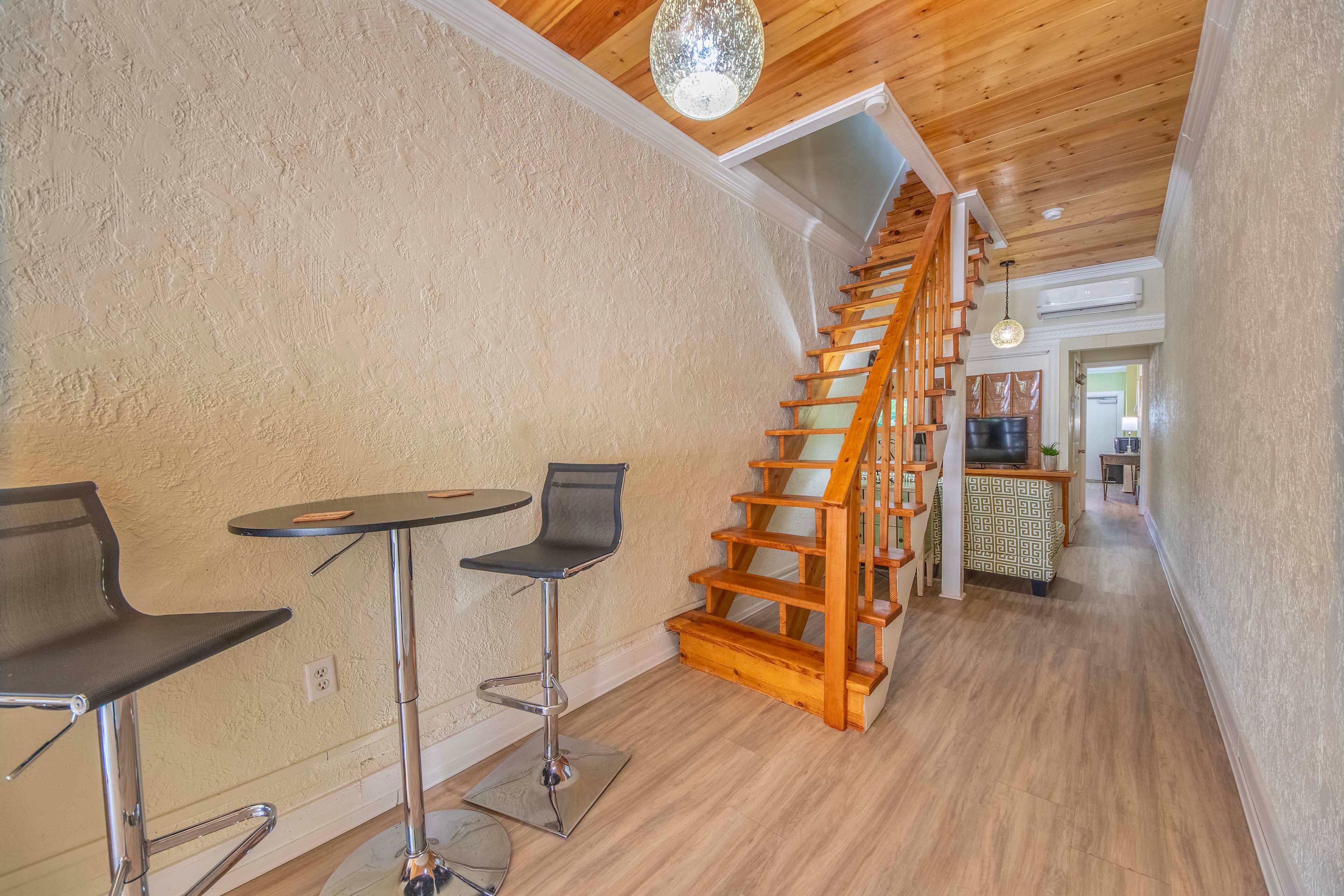 Dining Area | Dishware/Flatware