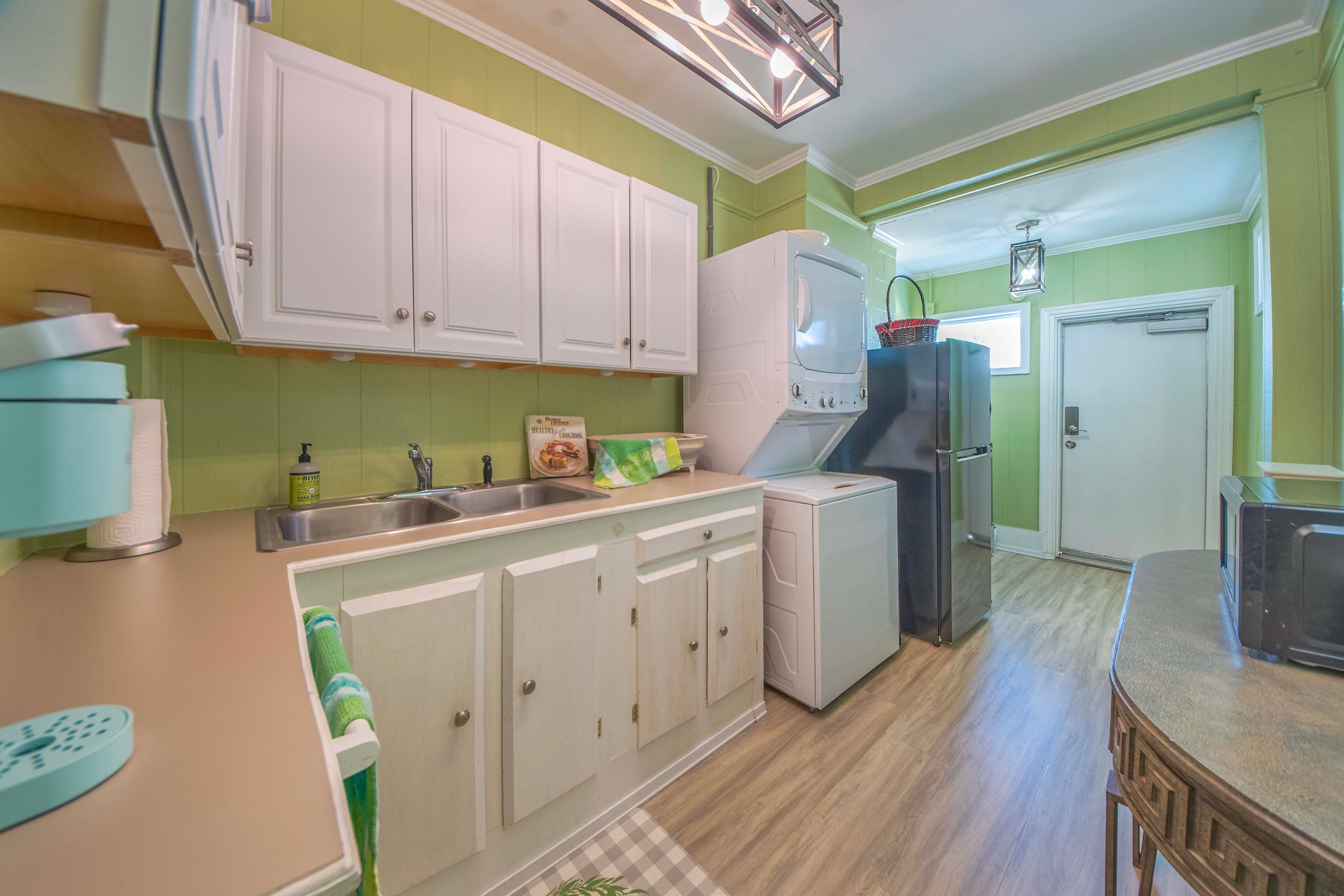 Kitchen | 1st Floor | Cooking Basics | Stove/Oven | Microwave