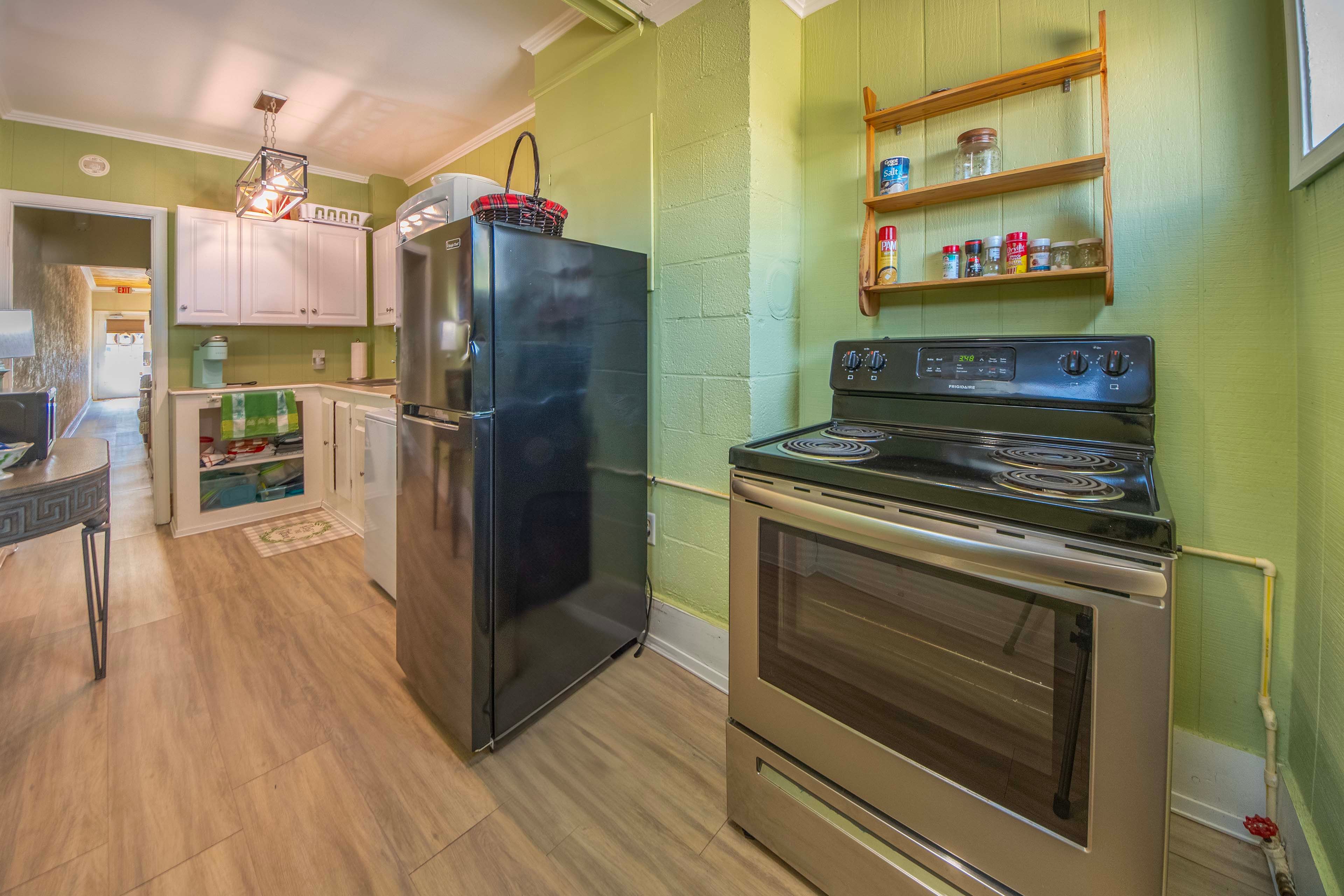 Kitchen | In-Unit Laundry