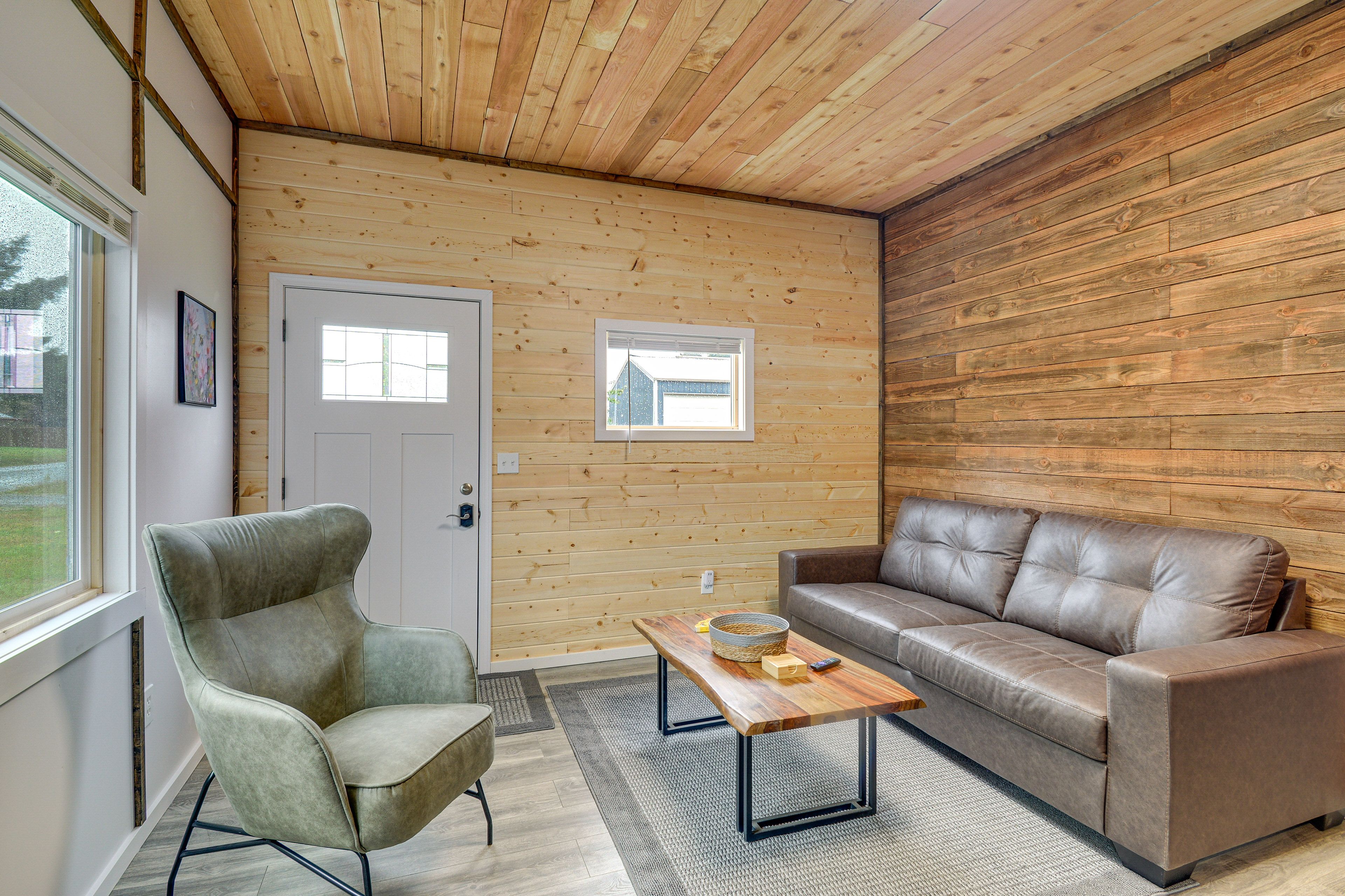 Living Room | Queen Sleeper Sofa | Central A/C | Electric Heating