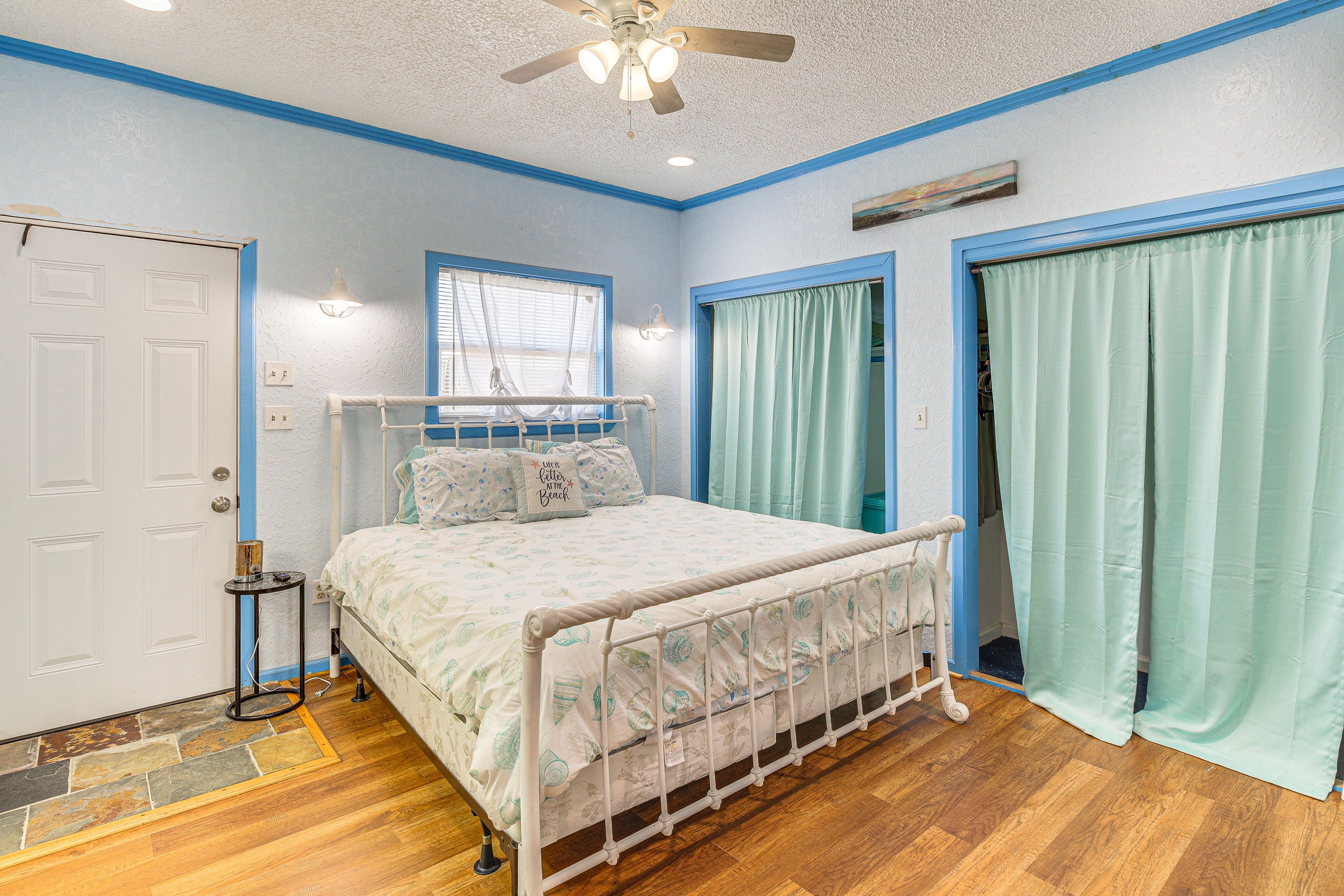 Bedroom 1 | King Bed