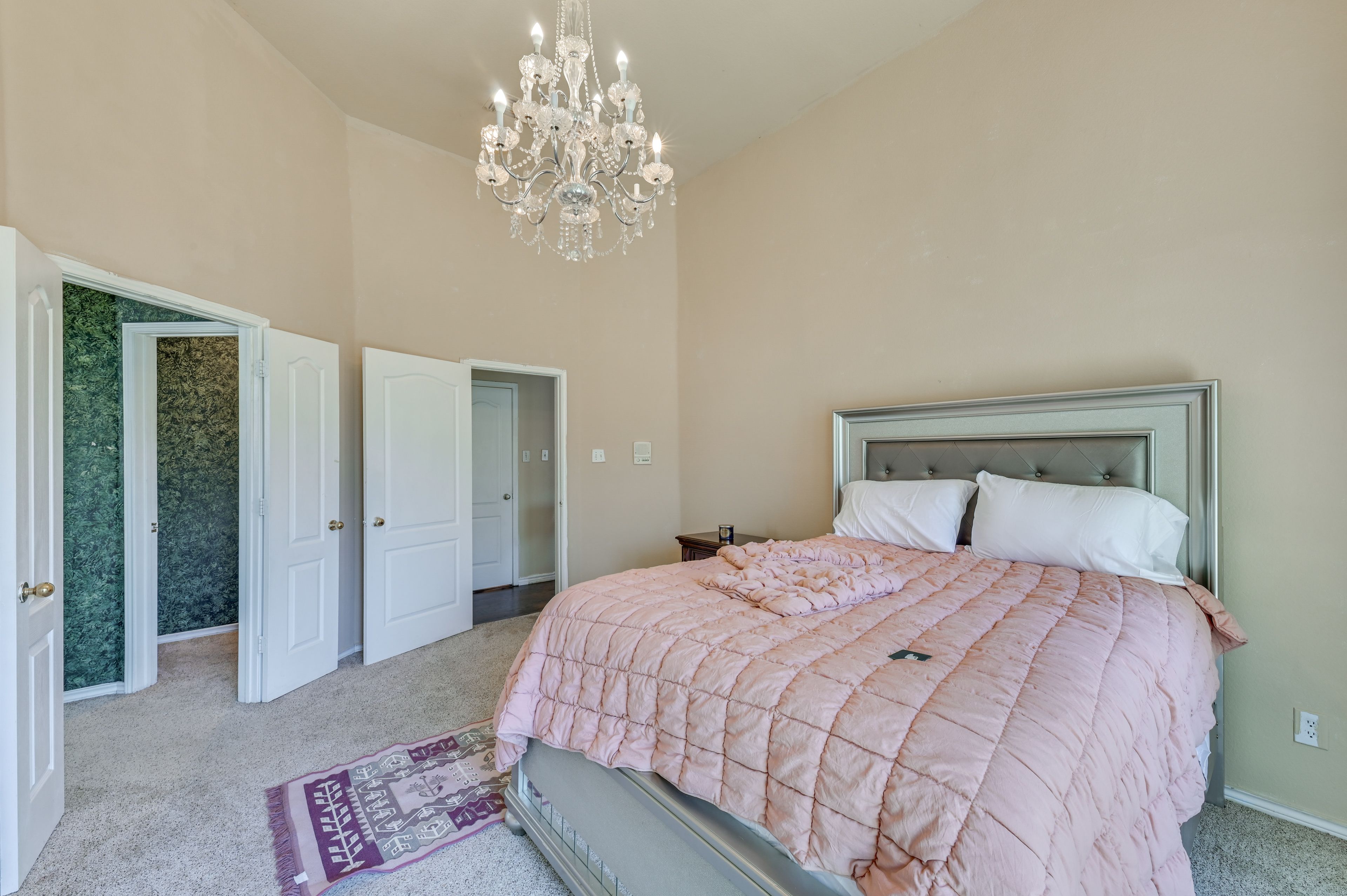Bedroom 1 | Queen Bed | Linens Provided