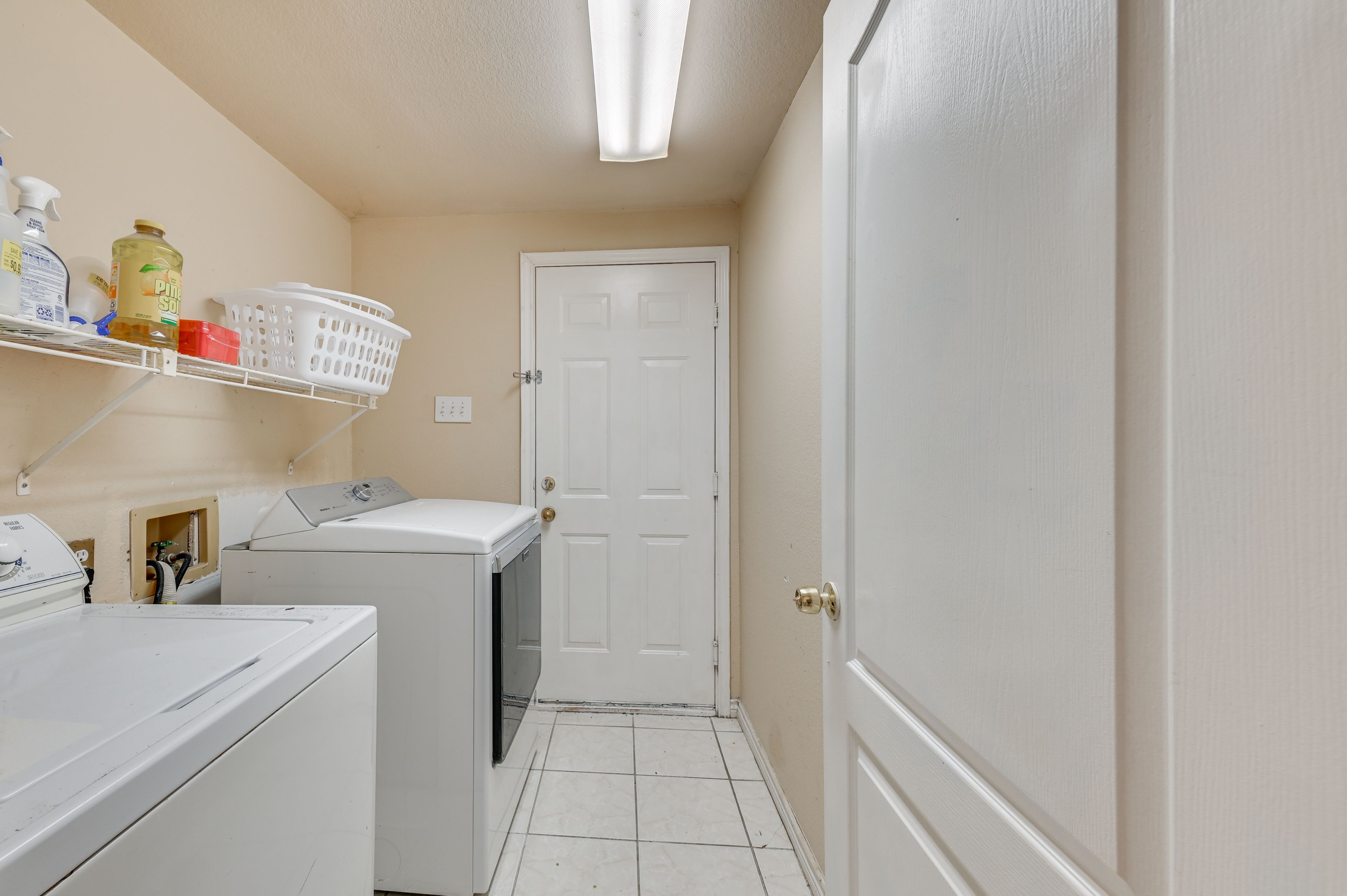 Laundry Room | Washer & Dryer