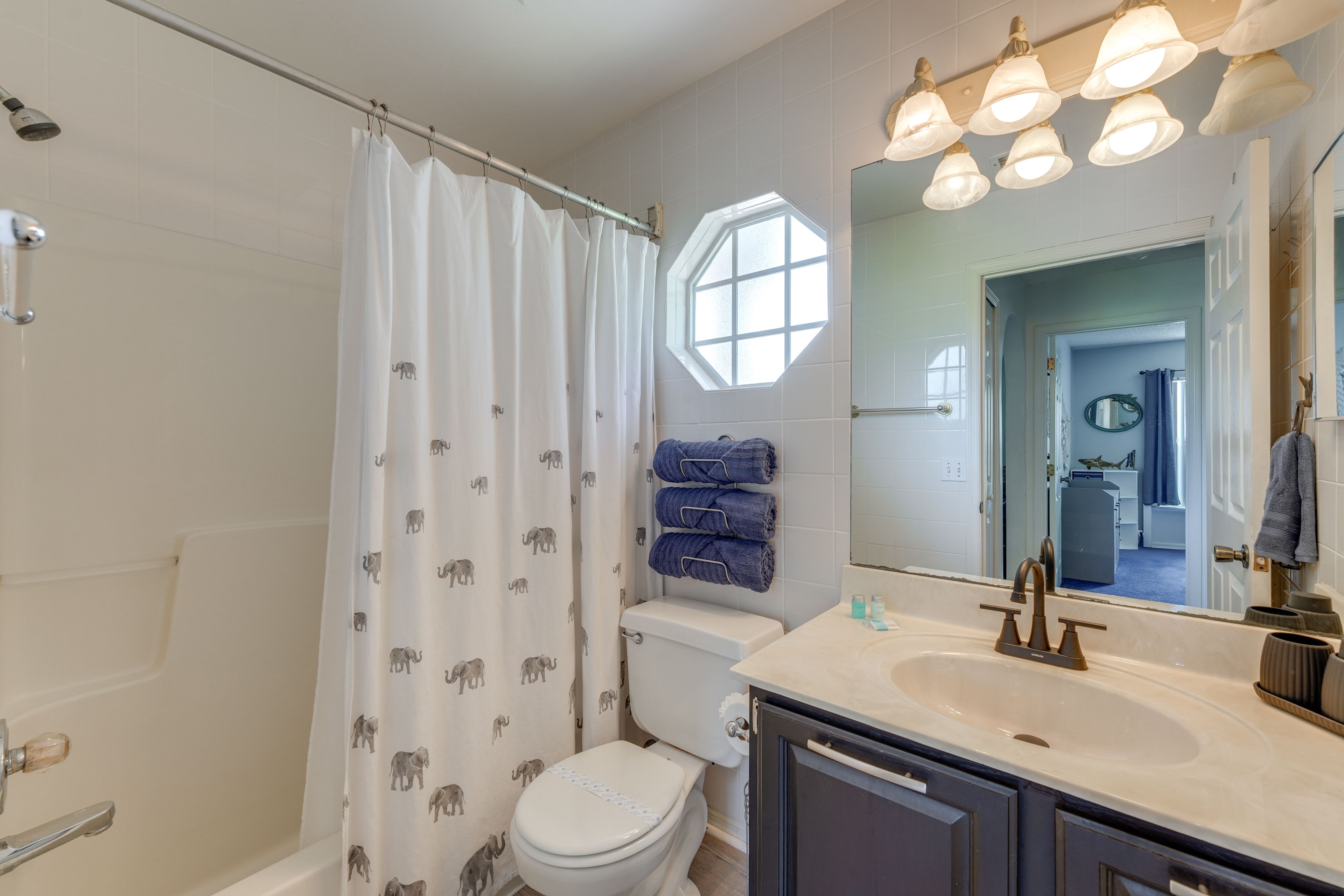 Full Bathroom