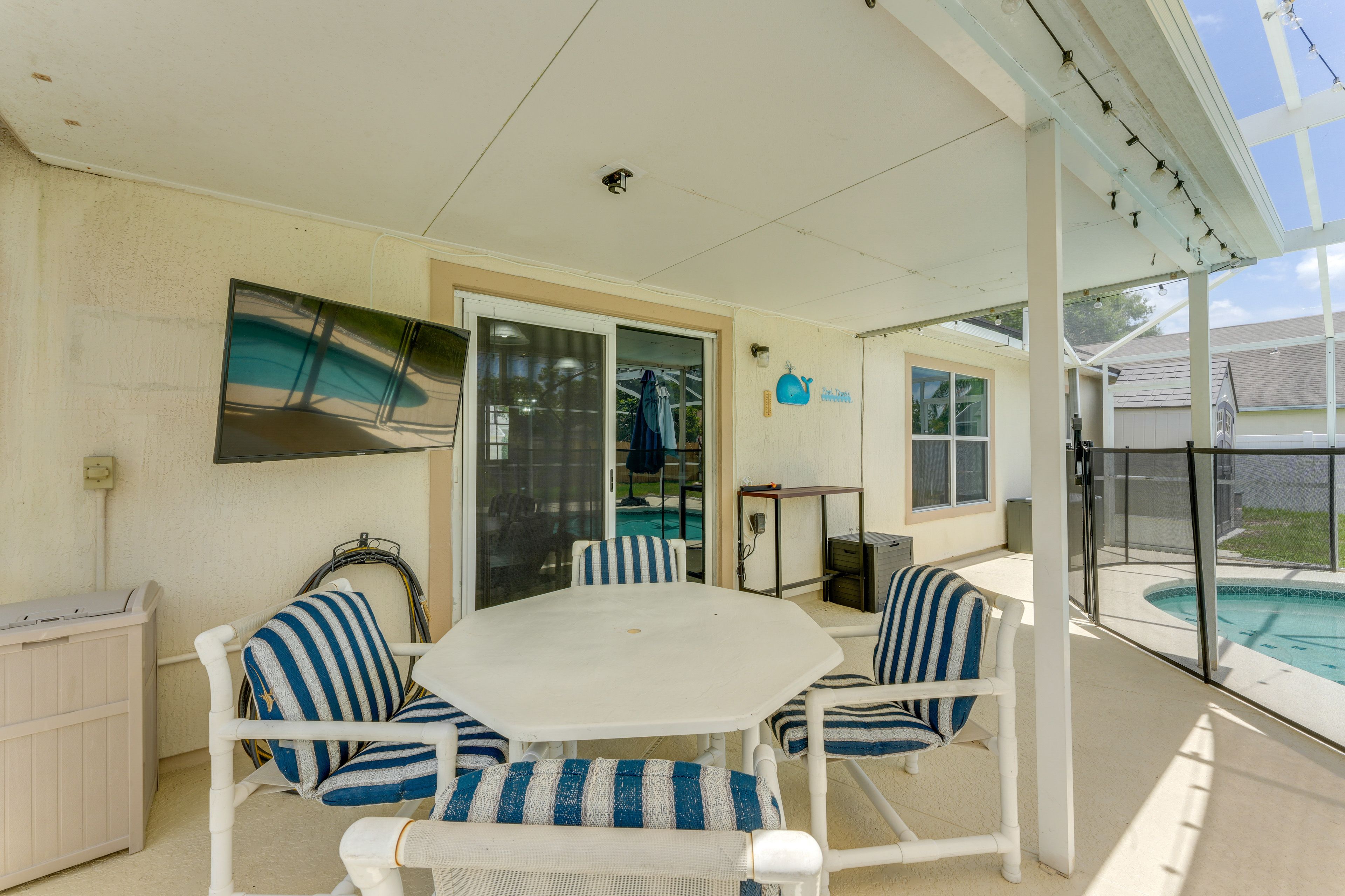 Exterior | Covered Patio | Outdoor Dining Area
