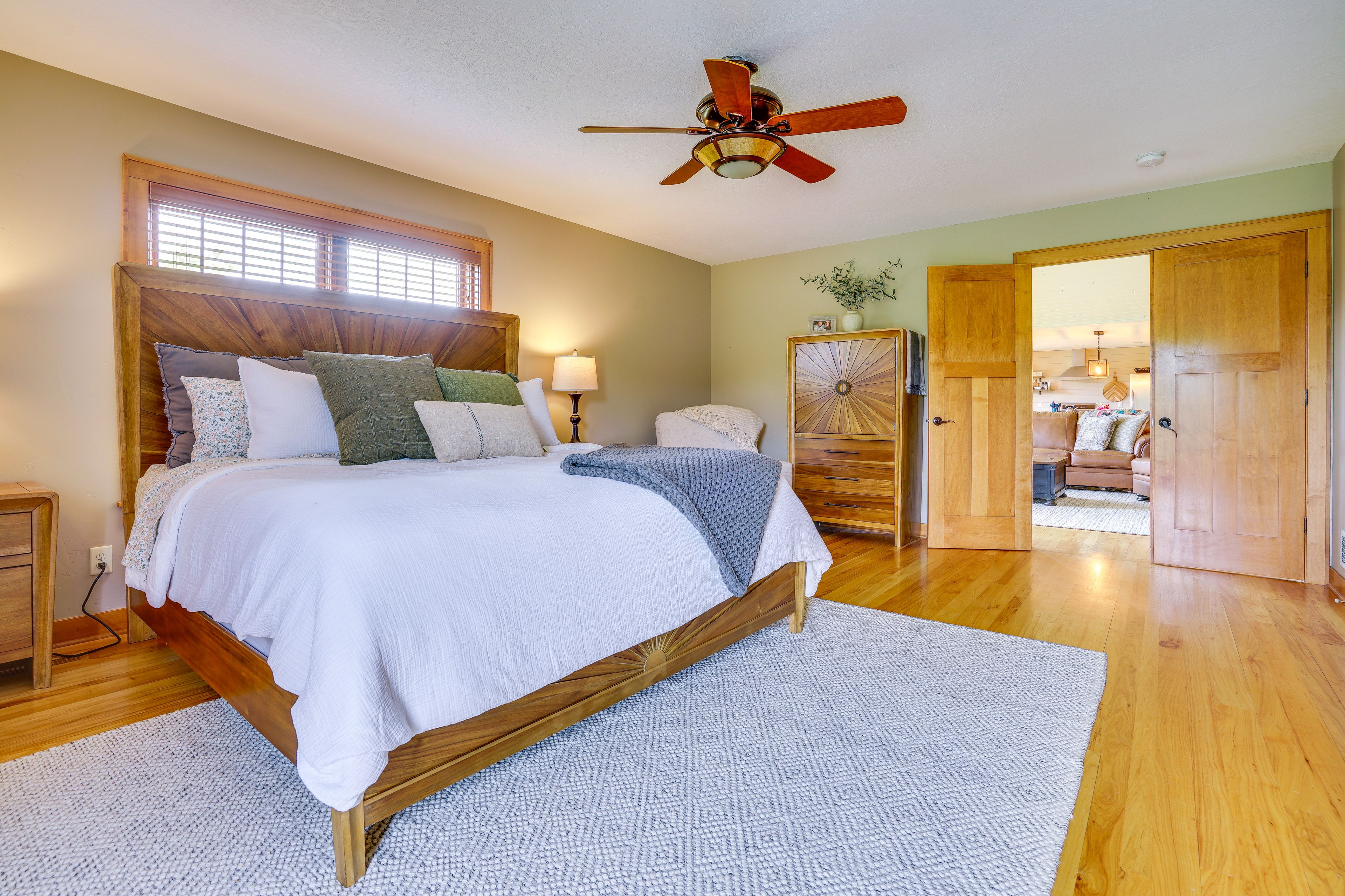 Bedroom 1 | King Bed | Smart TV