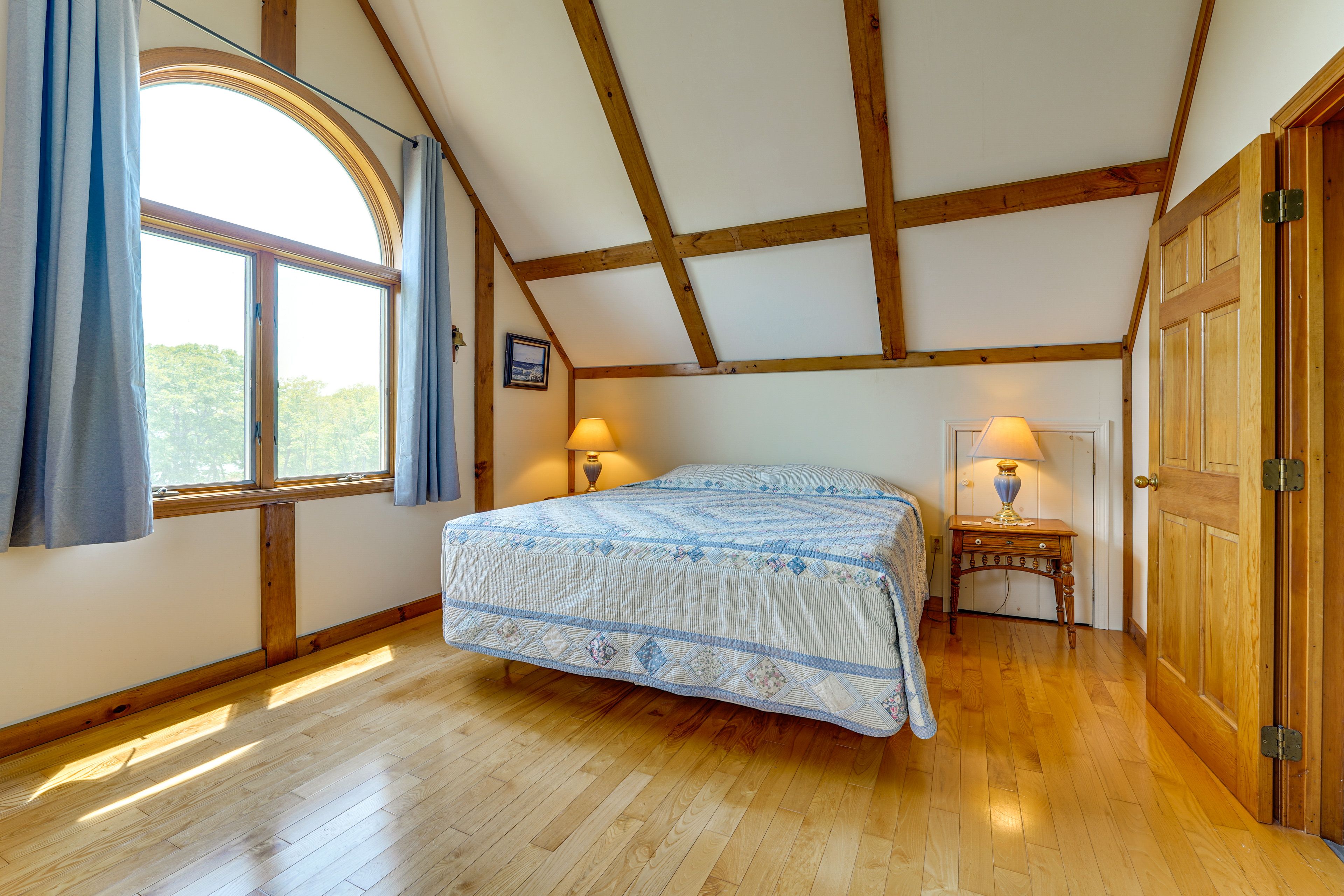 Bedroom 2 | 2nd Floor | King Bed