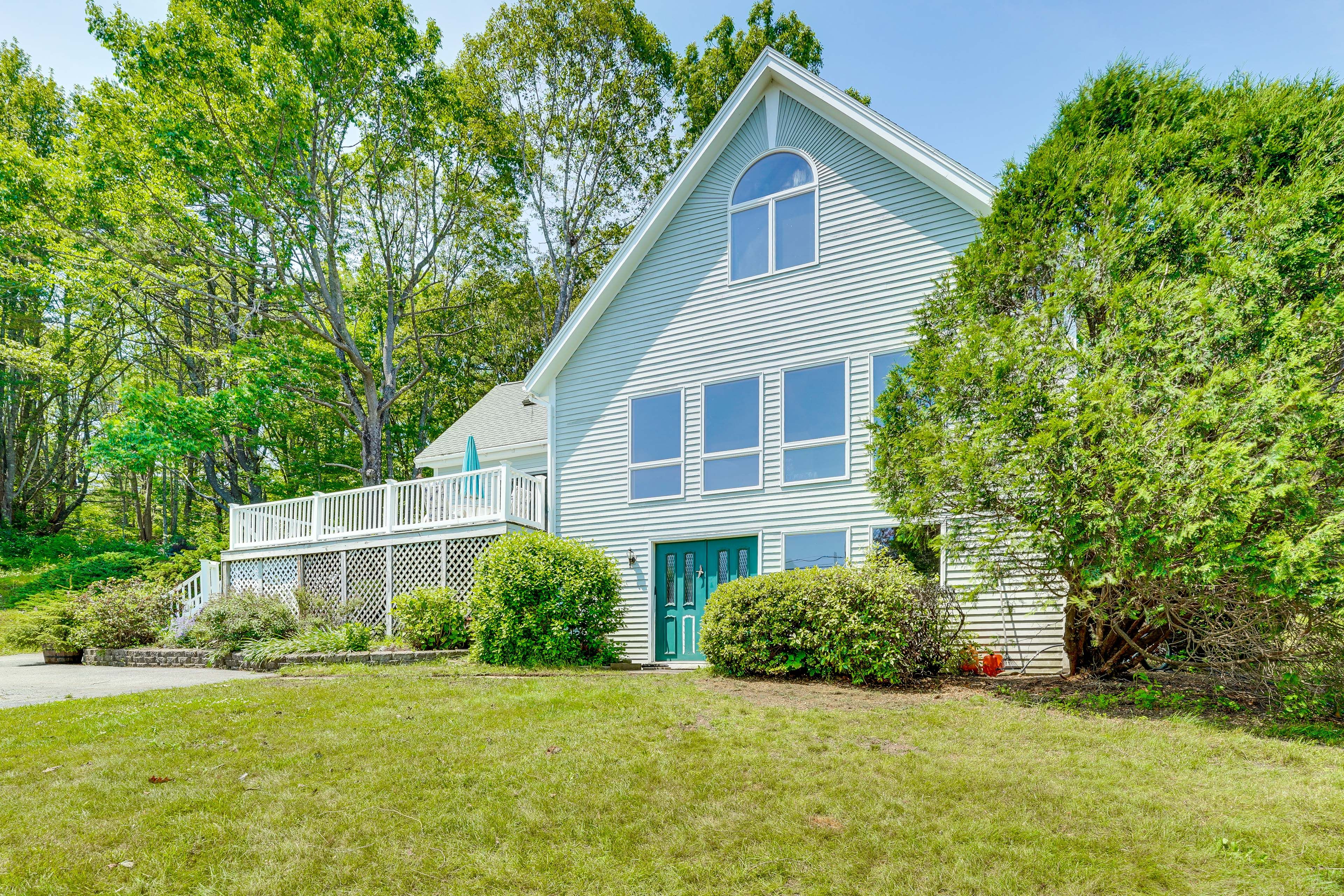 Trevett Vacation Rental | 3BR | 2BA | Stairs to Enter | 1,600 Sq Ft