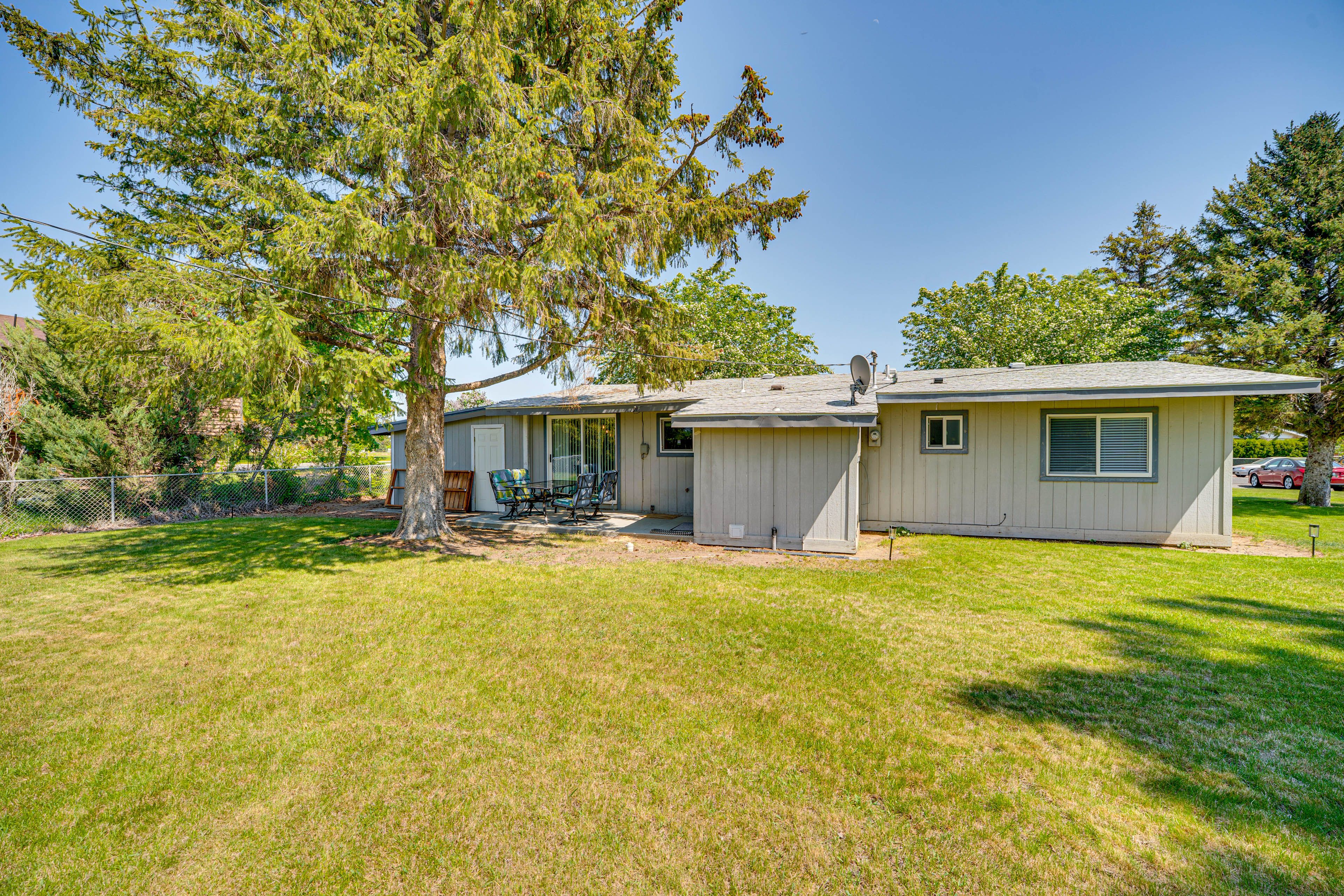 House Exterior | Private Backyard