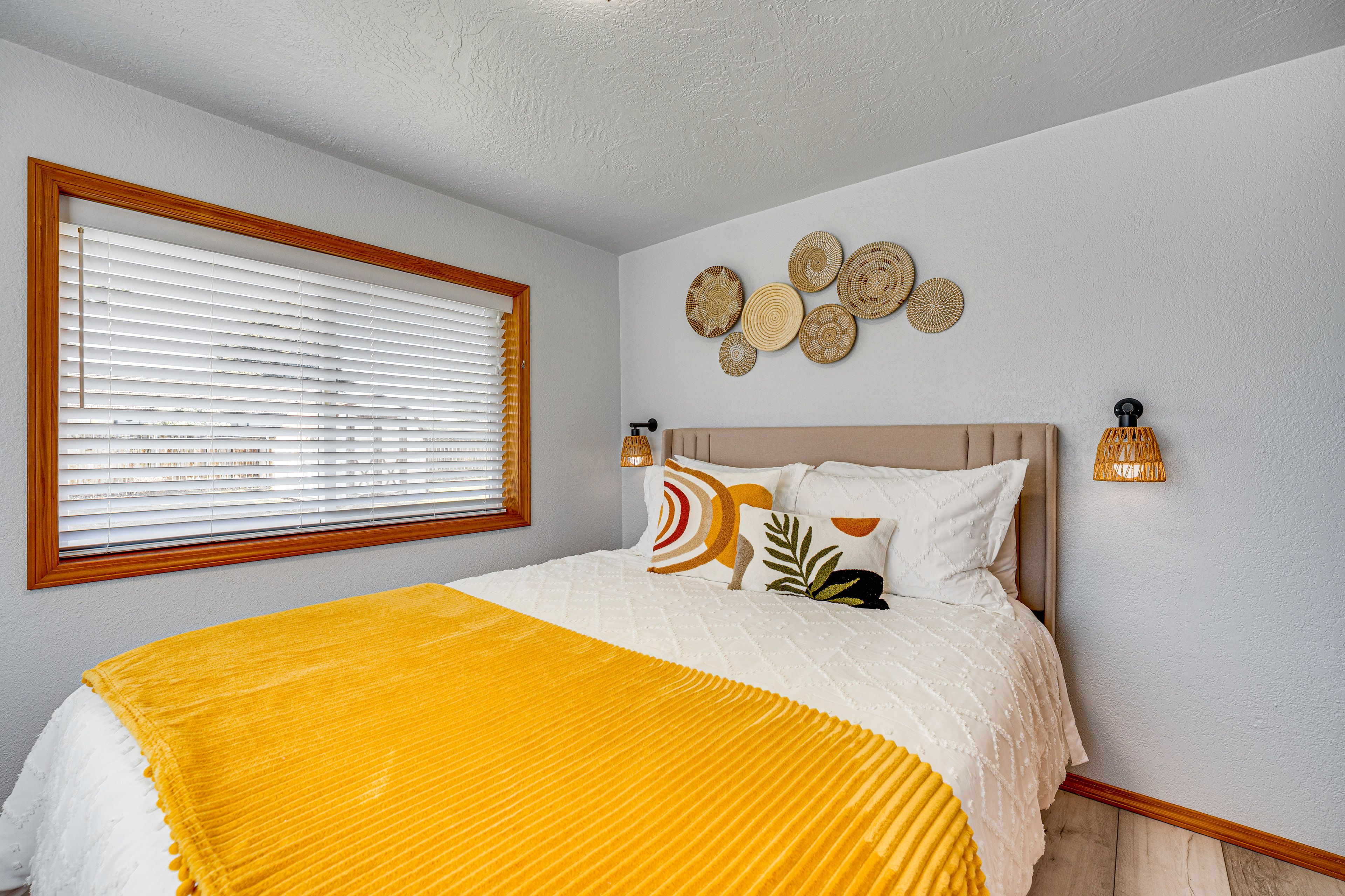 Bedroom 2 | Queen Bed