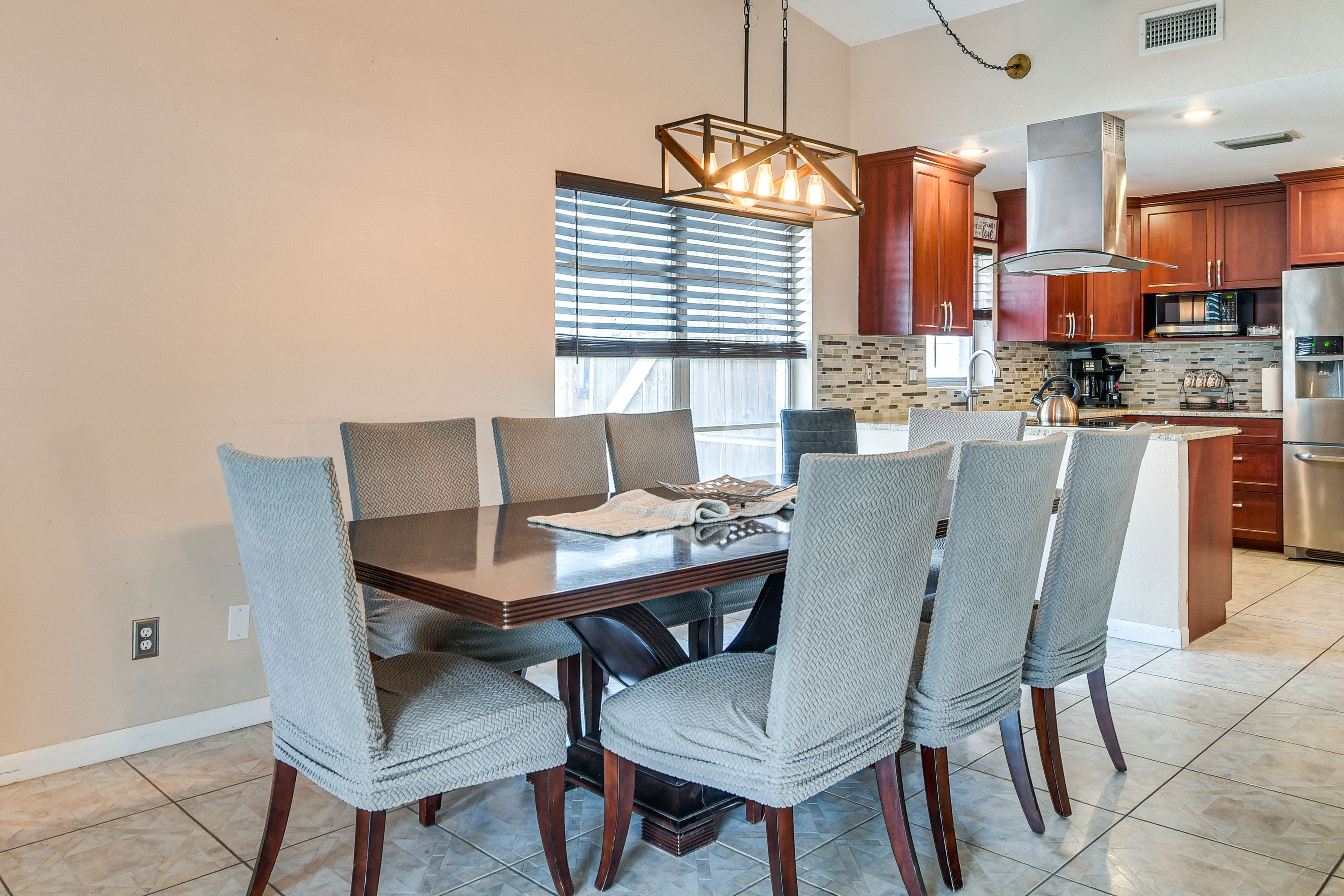 Dining Area | Dishware & Flatware | Central A/C & Heat