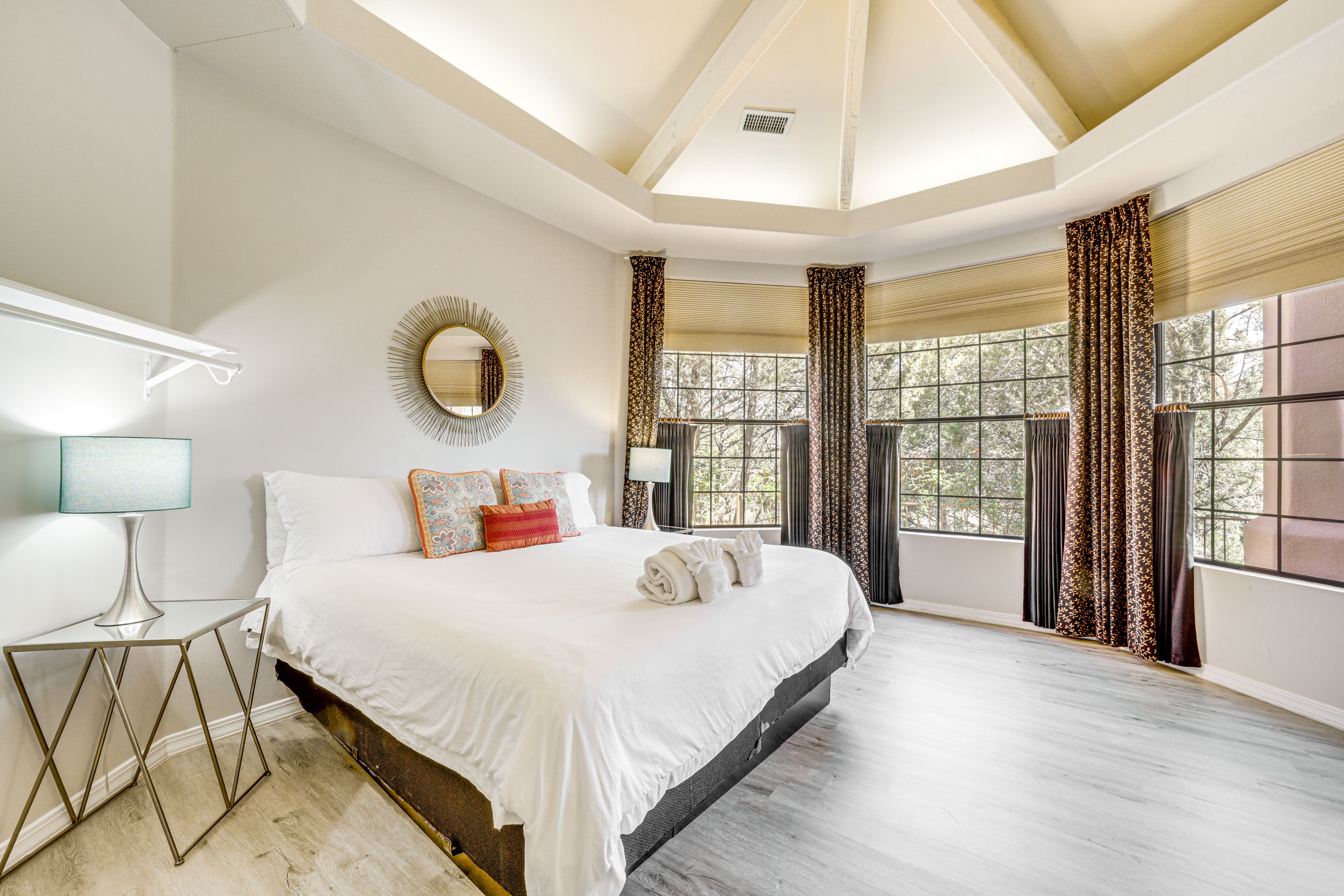 Bedroom 4 | King Bed