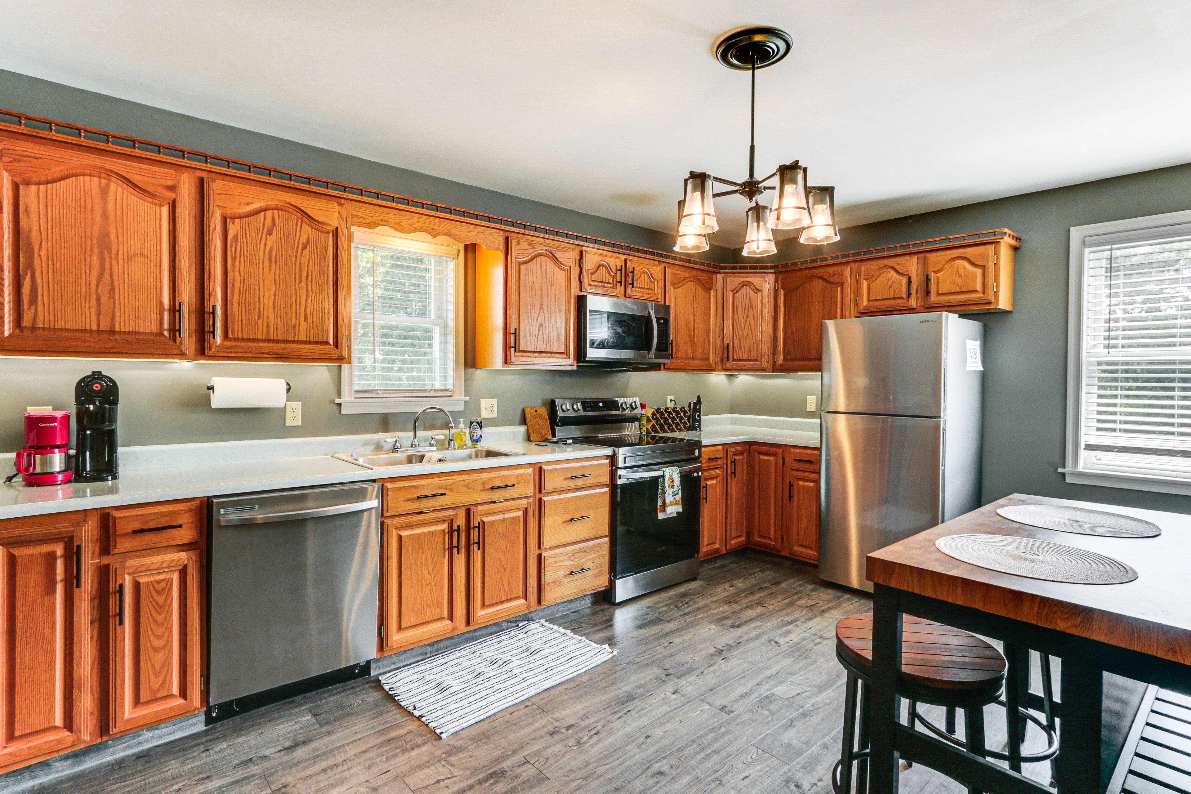 Dining Bar | Kitchen