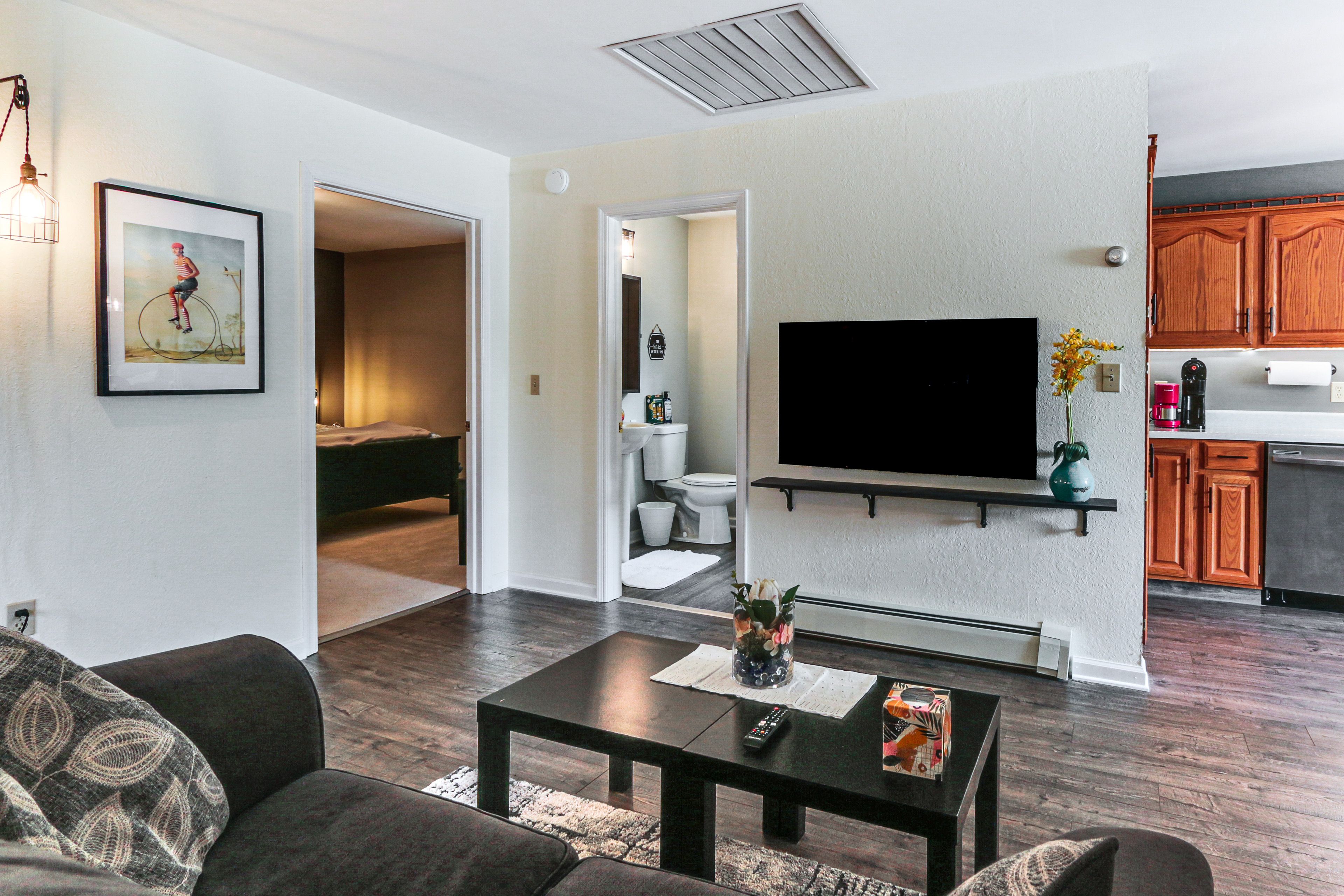 Living Area | Smart TV | Board Games
