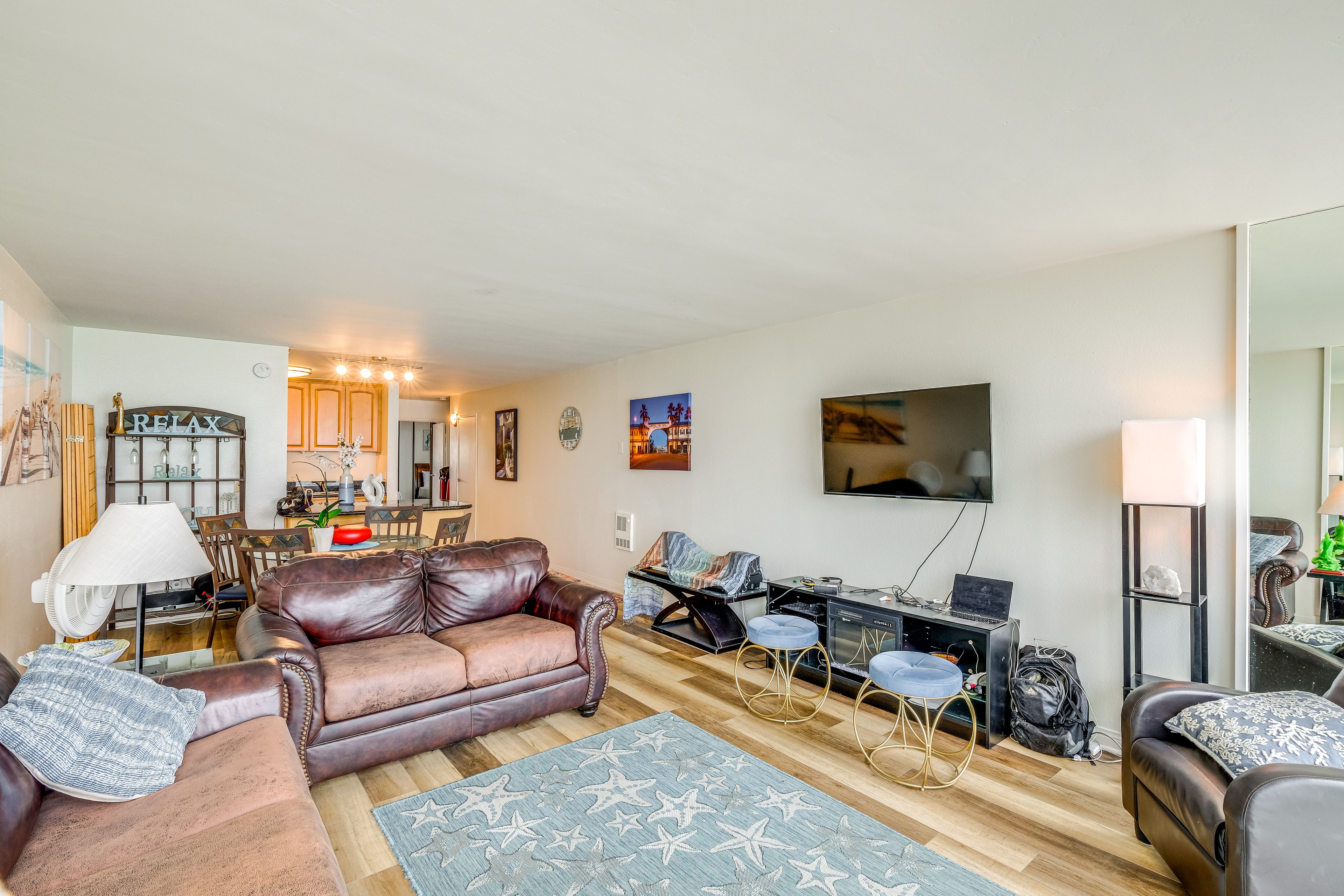 Living Room | TV | Full Futon | Single-Story Unit