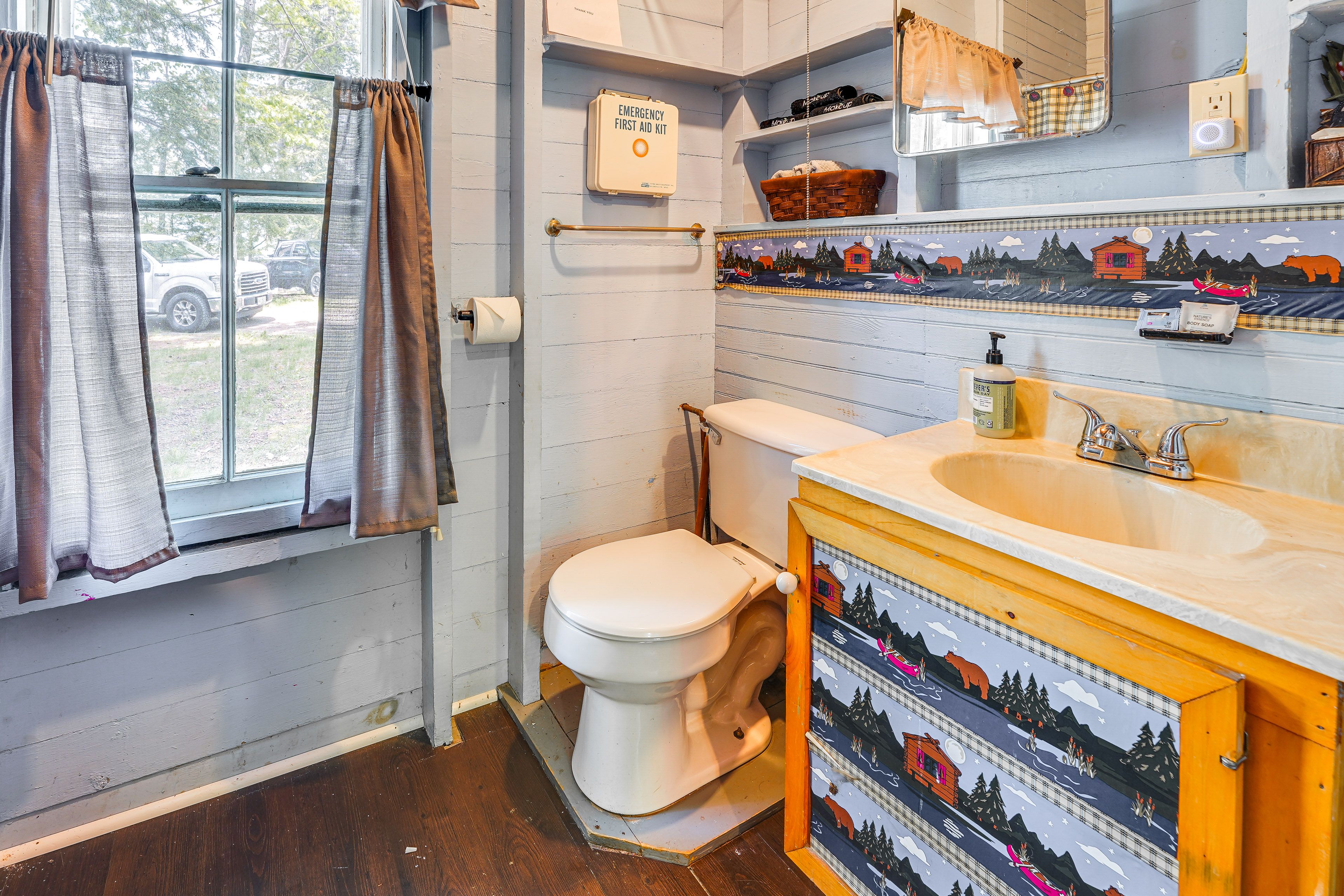 Full Bathroom | 1st Floor