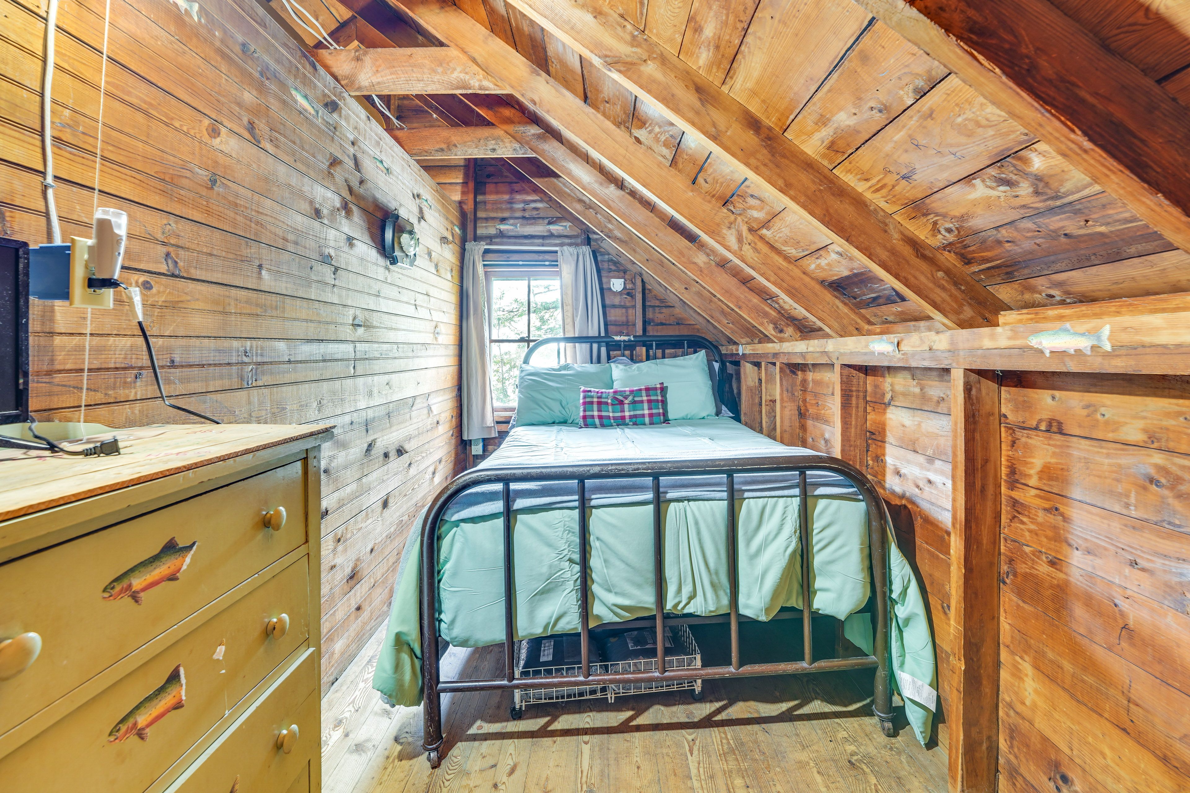 Bedroom 2 | Queen Bed | 2nd Floor