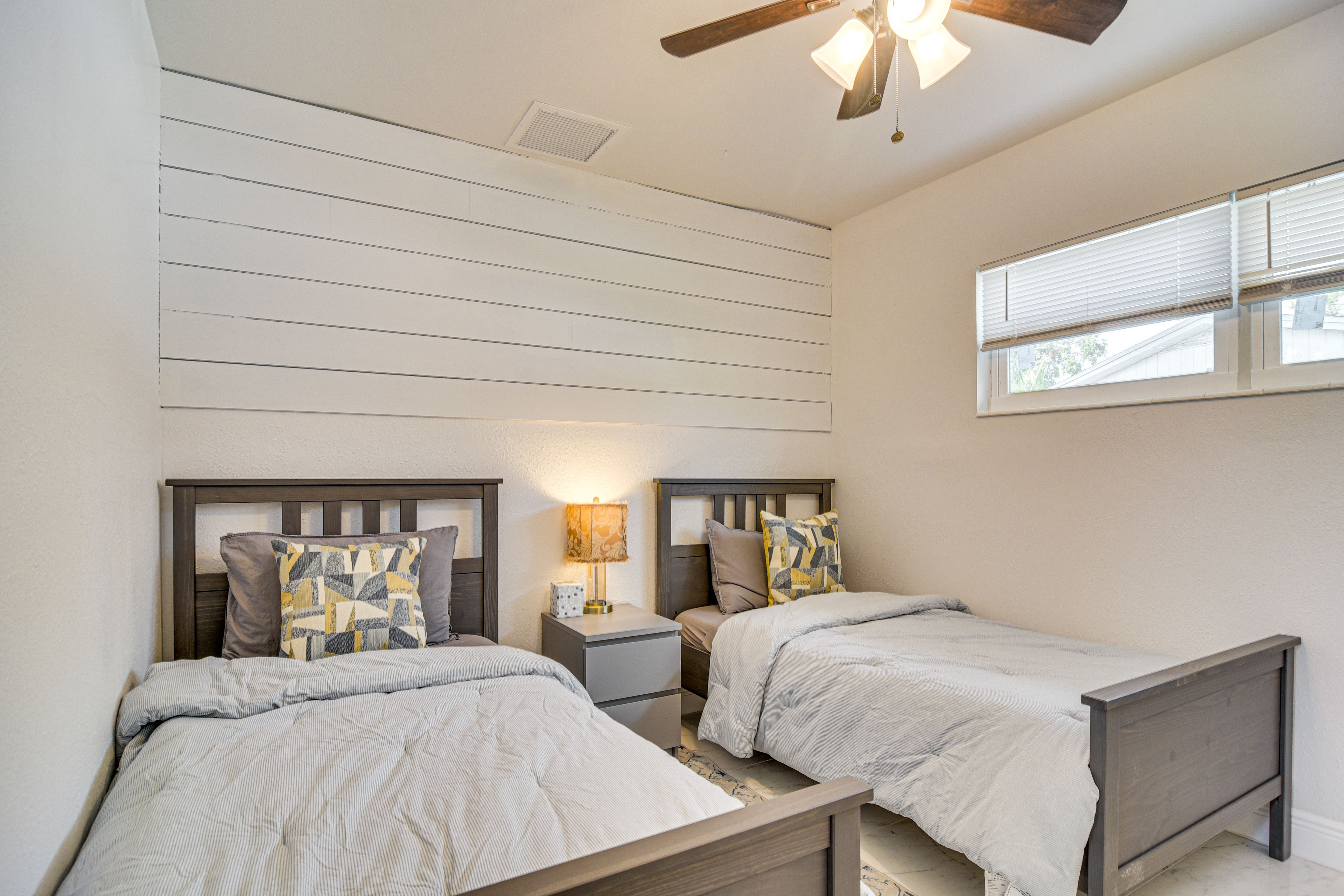 Bedroom 3 | 2 Twin Beds