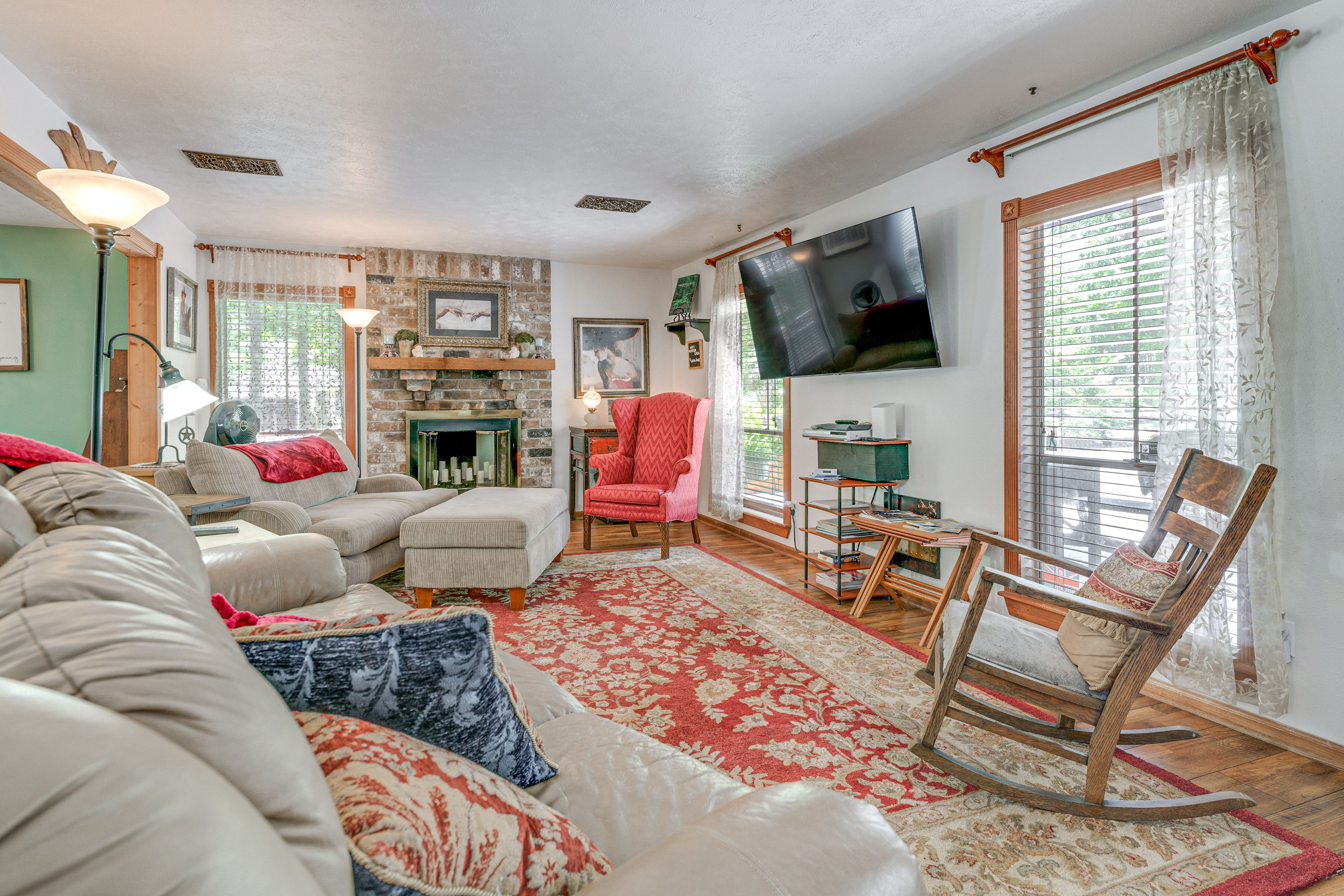 Living Room | 1st Floor | Free WiFi | Central Heating & A/C