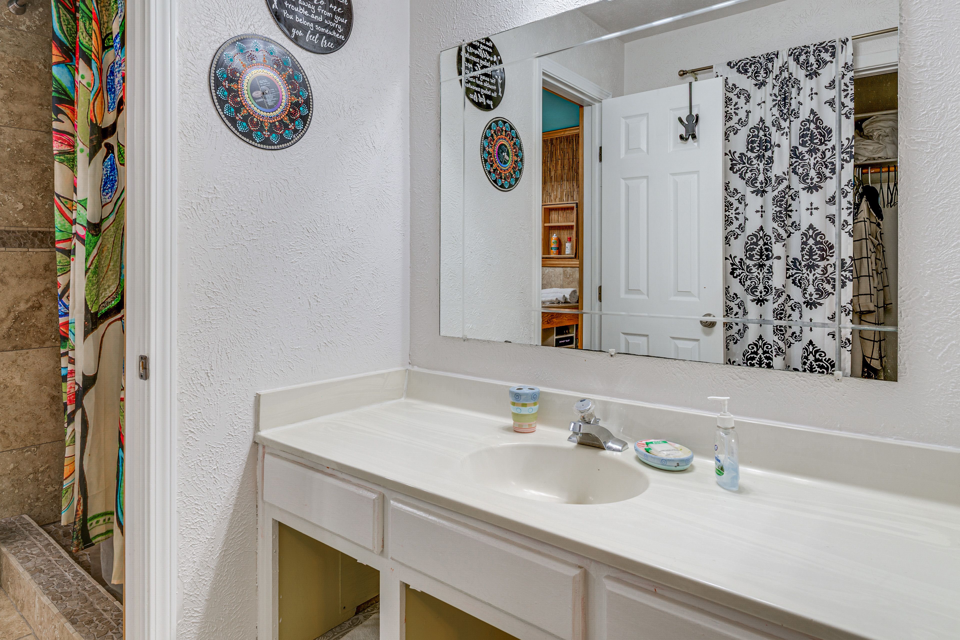 En-Suite Bathroom | 2nd Floor | Towels Provided