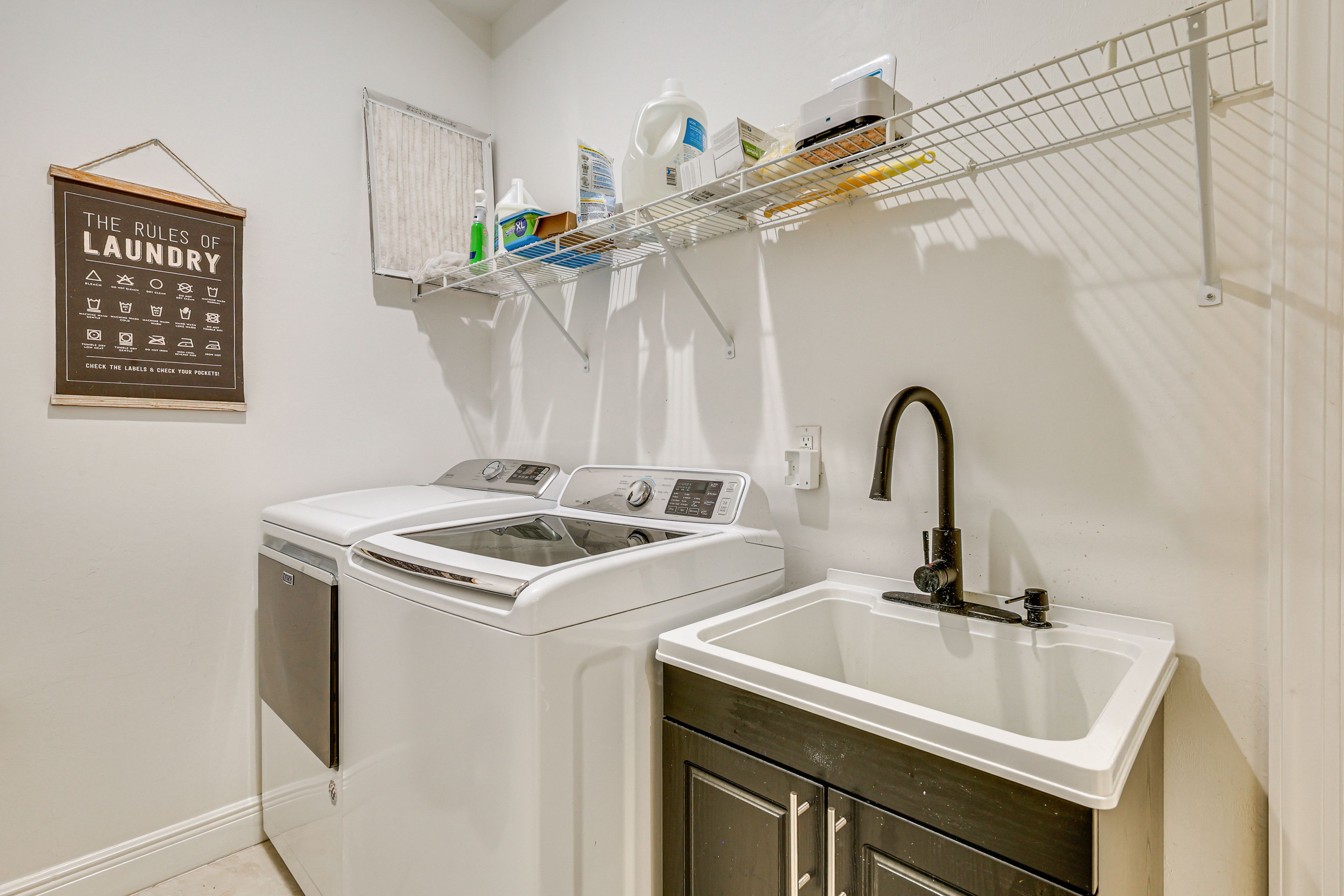 Laundry Room | Washer & Dryer