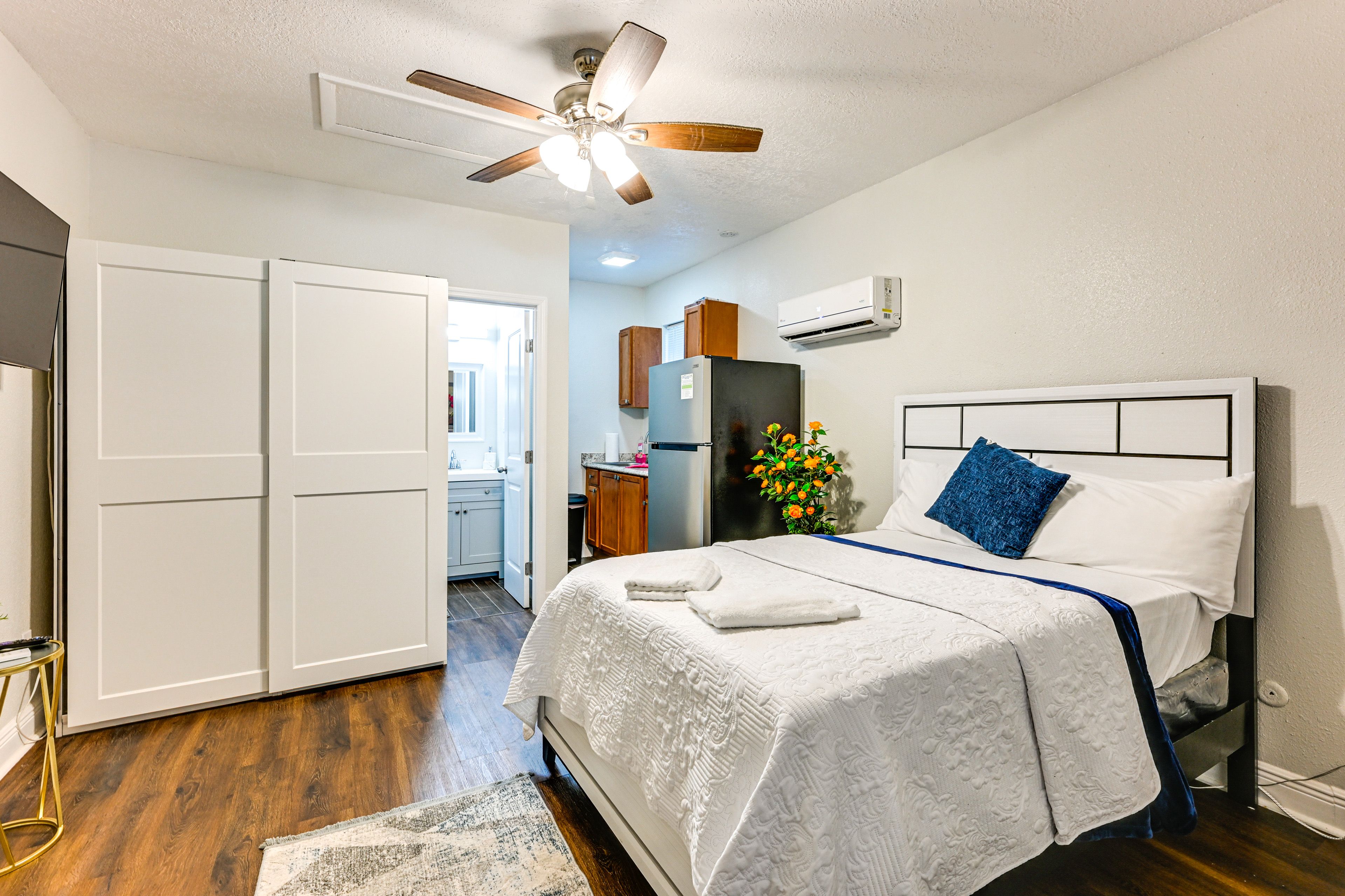 Bedroom 5 | Queen Bed | Kitchenette