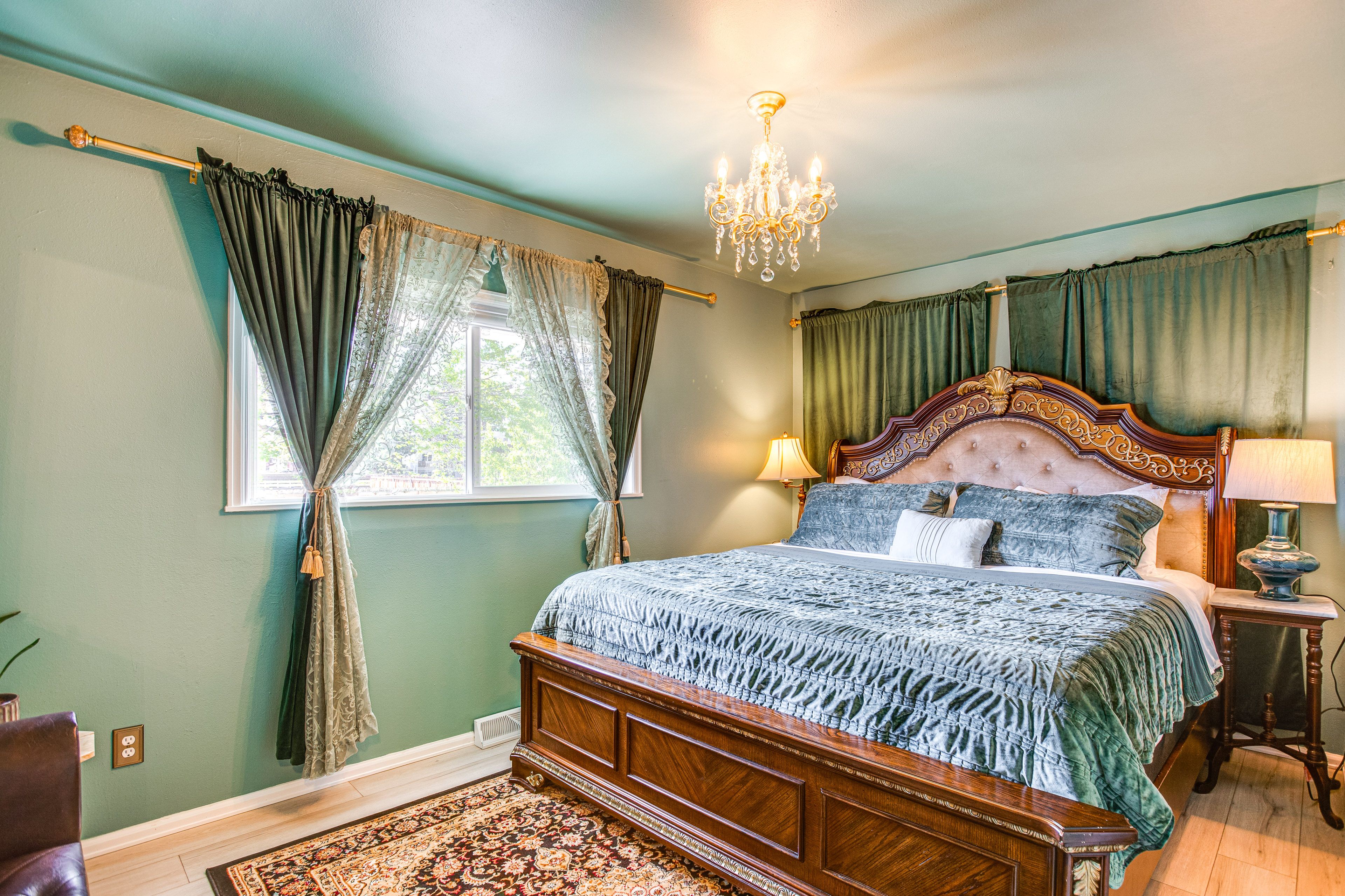Bedroom 1 | King Bed | Linens Provided