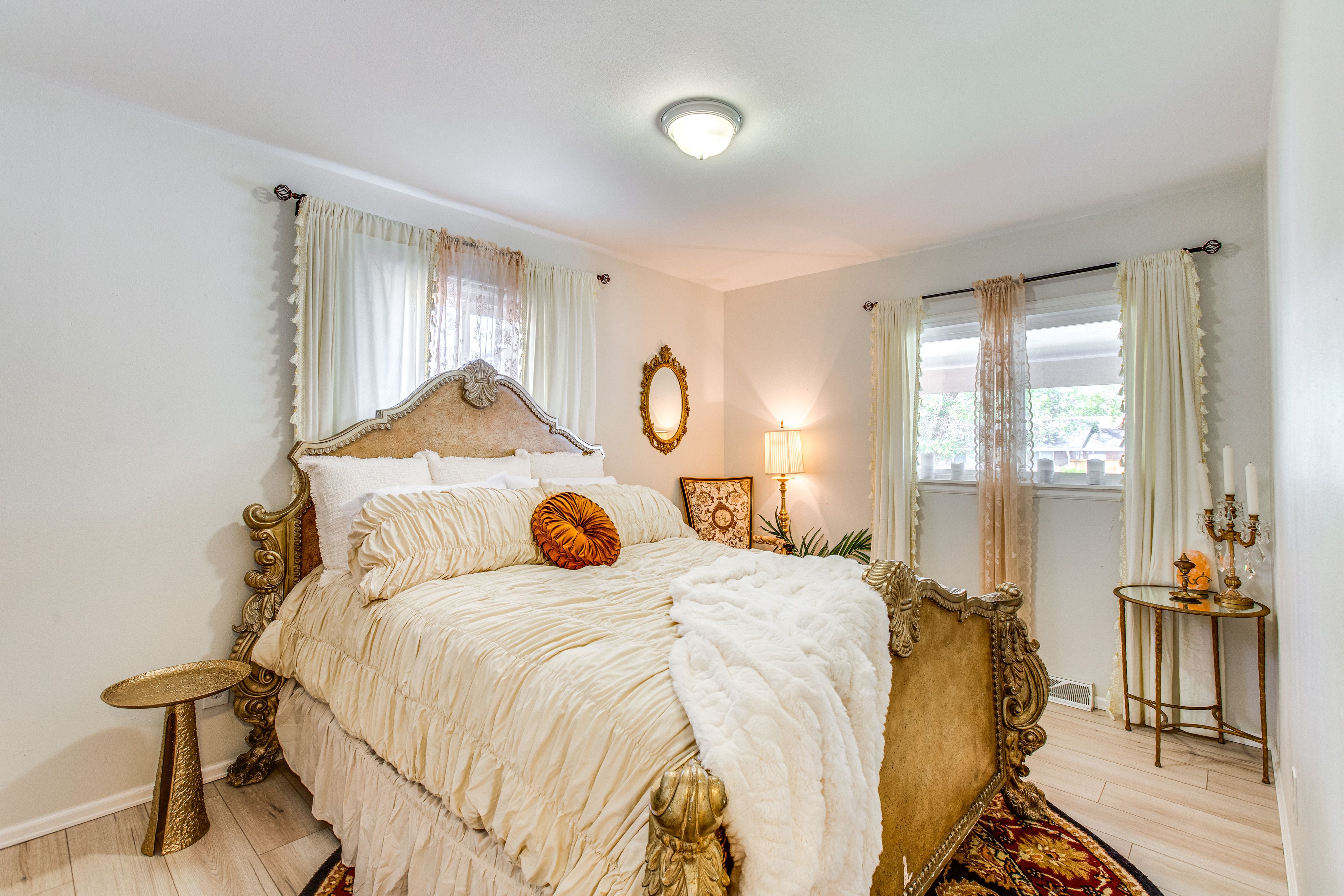 Bedroom 2 | Queen Bed