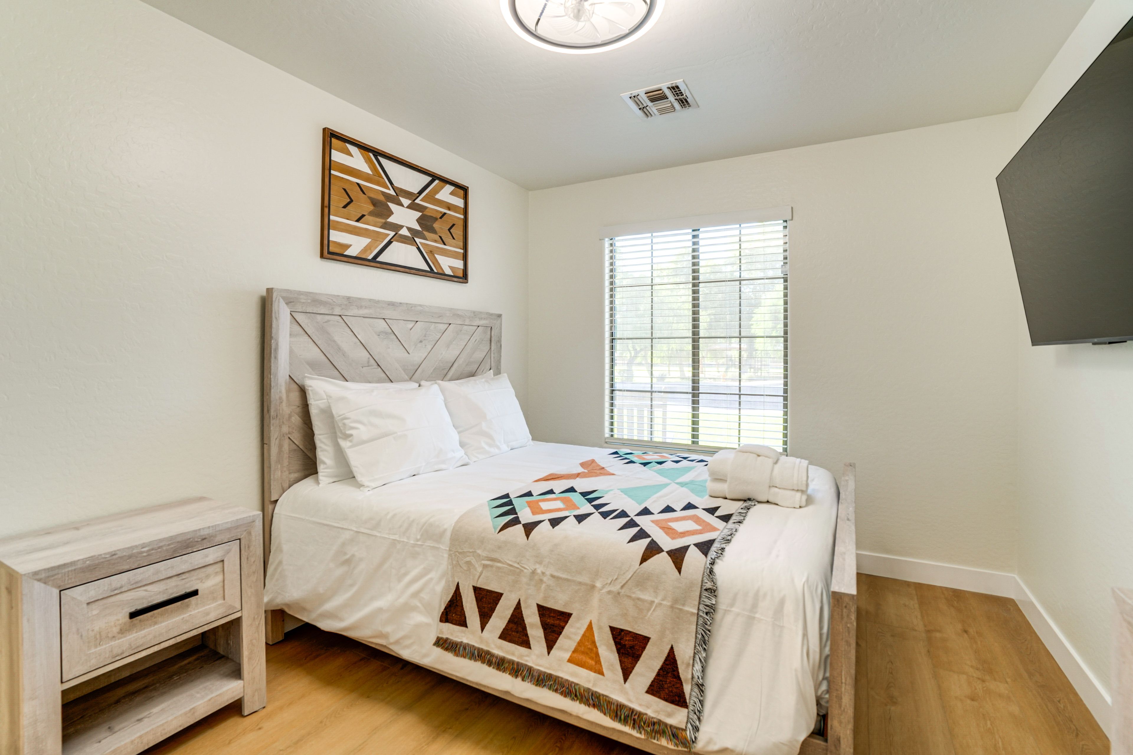 Bedroom 3 | Queen Bed | Smart TV