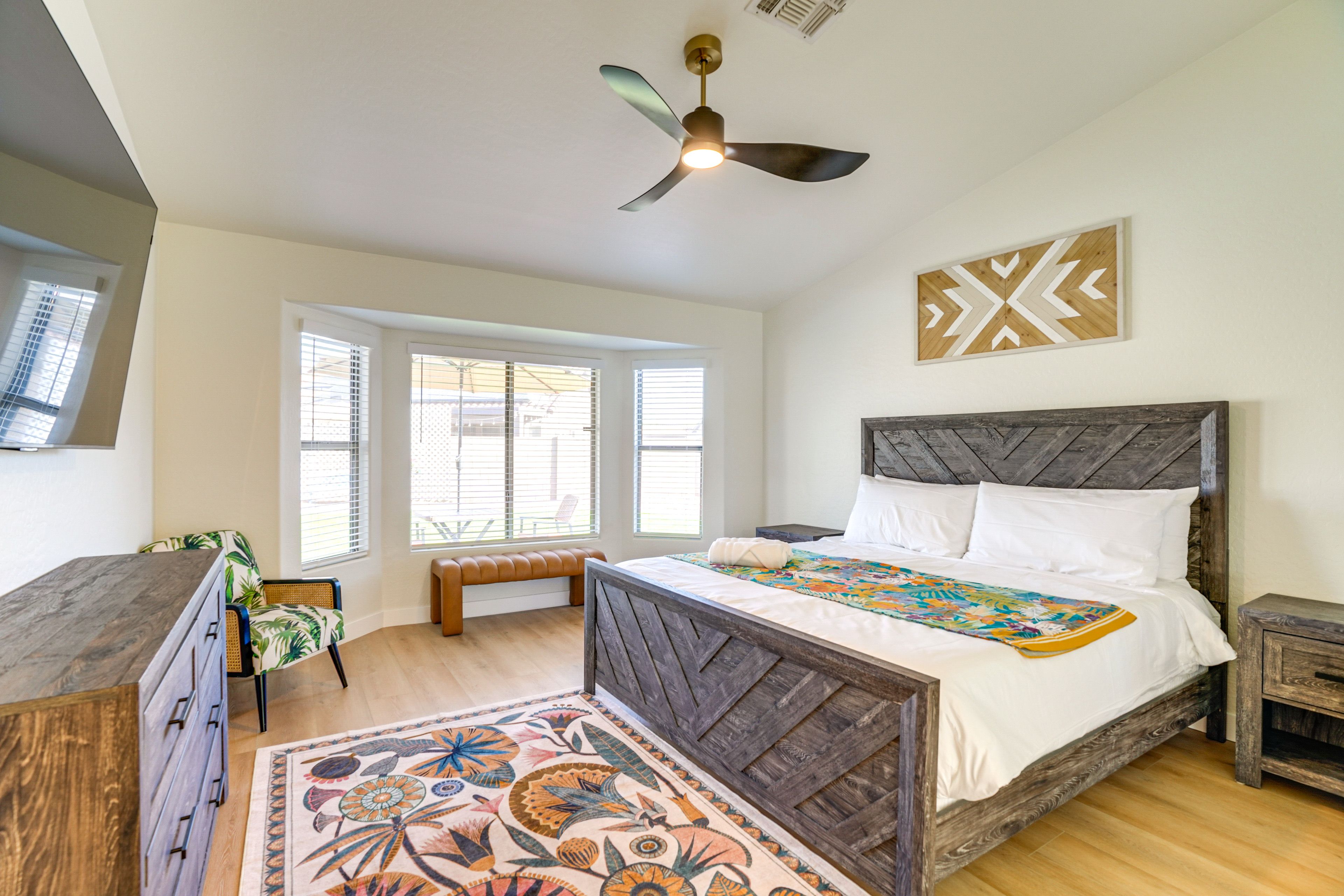 Bedroom Suite 1 | King Bed | Smart TV