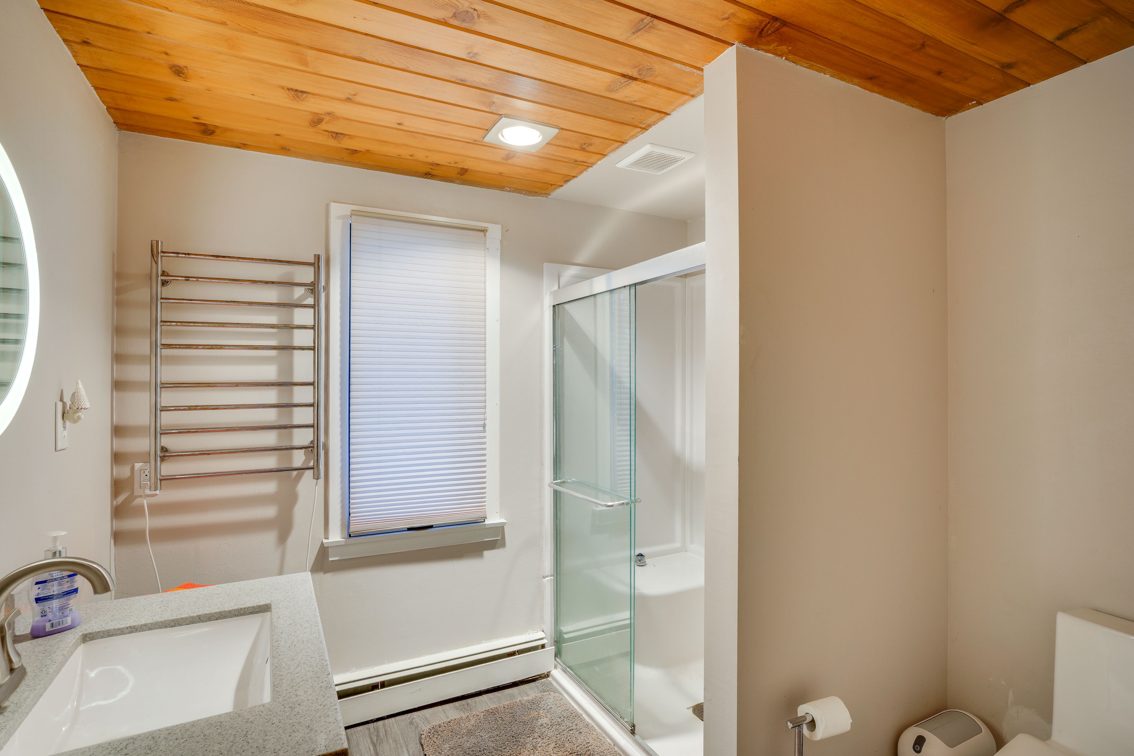 Full Bathroom | Main Level