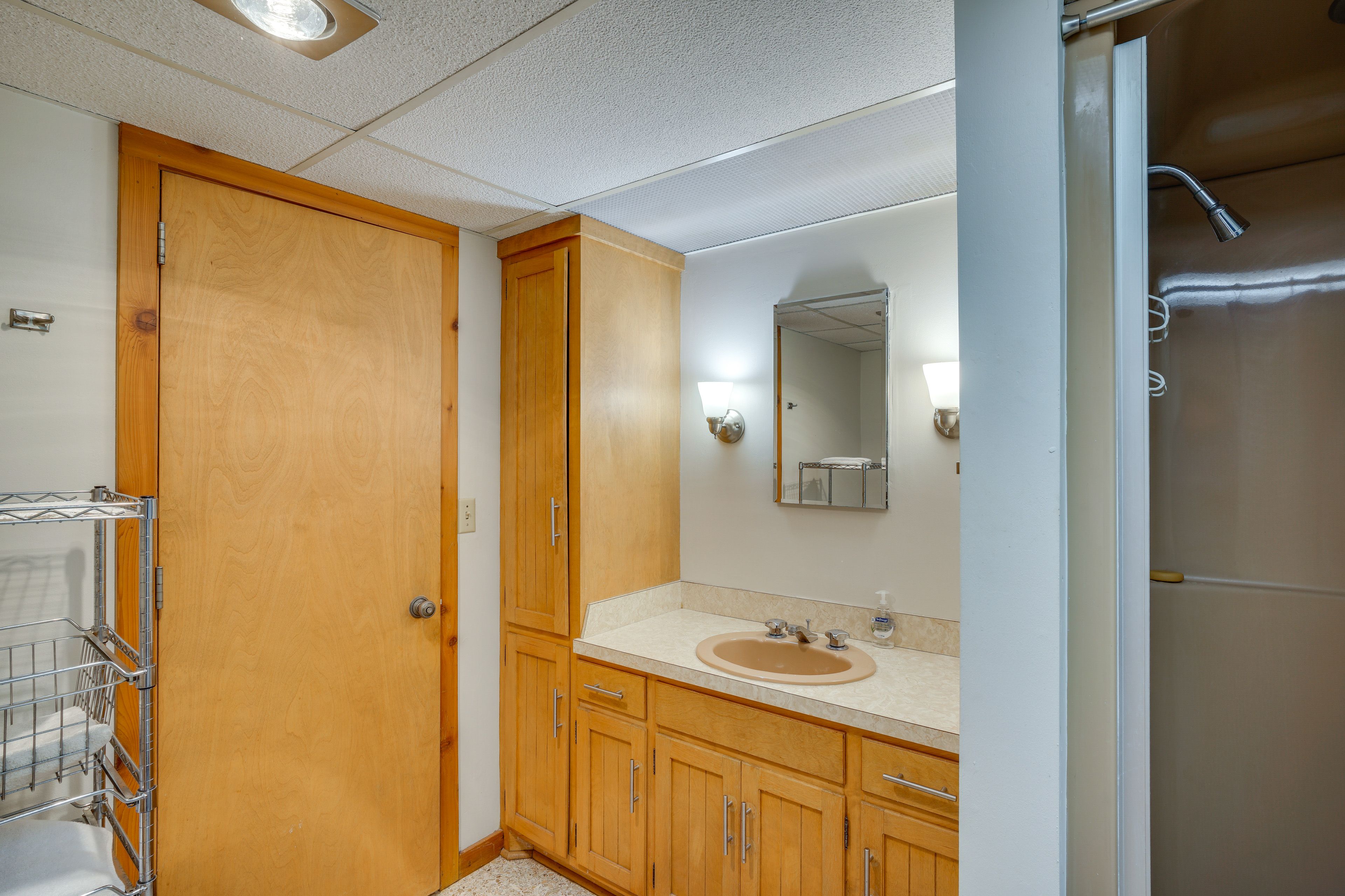 Full Bathroom | Lower Level