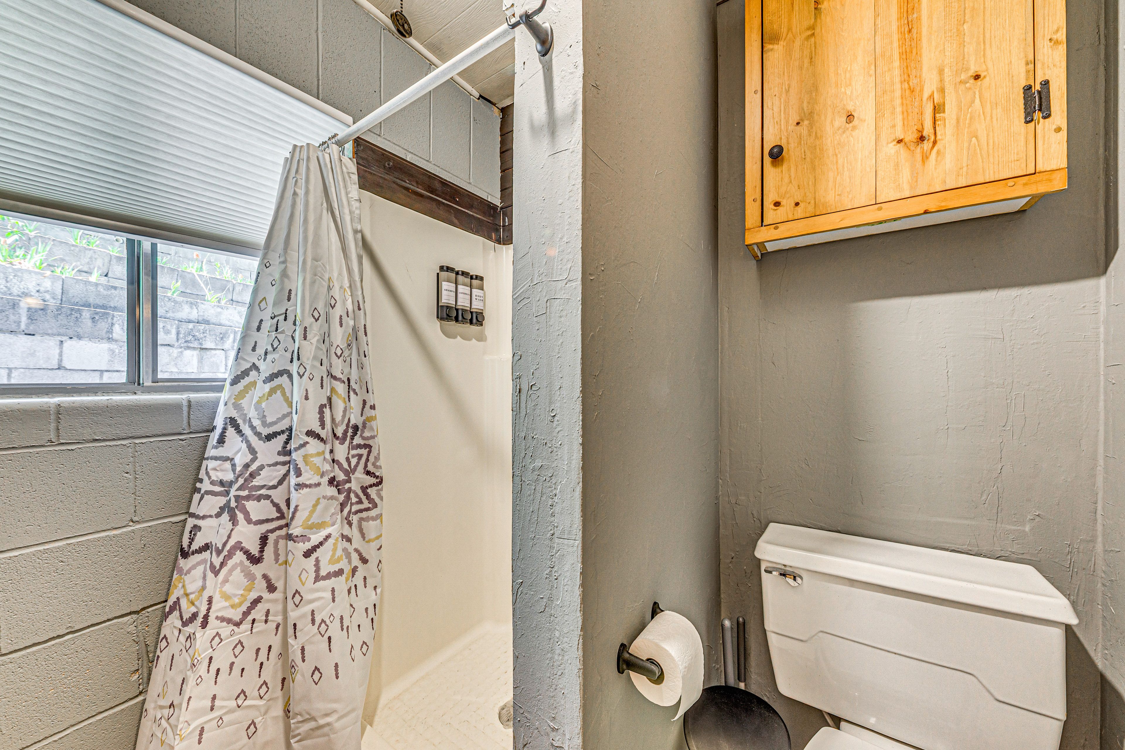 Full Bathroom | 2nd Floor