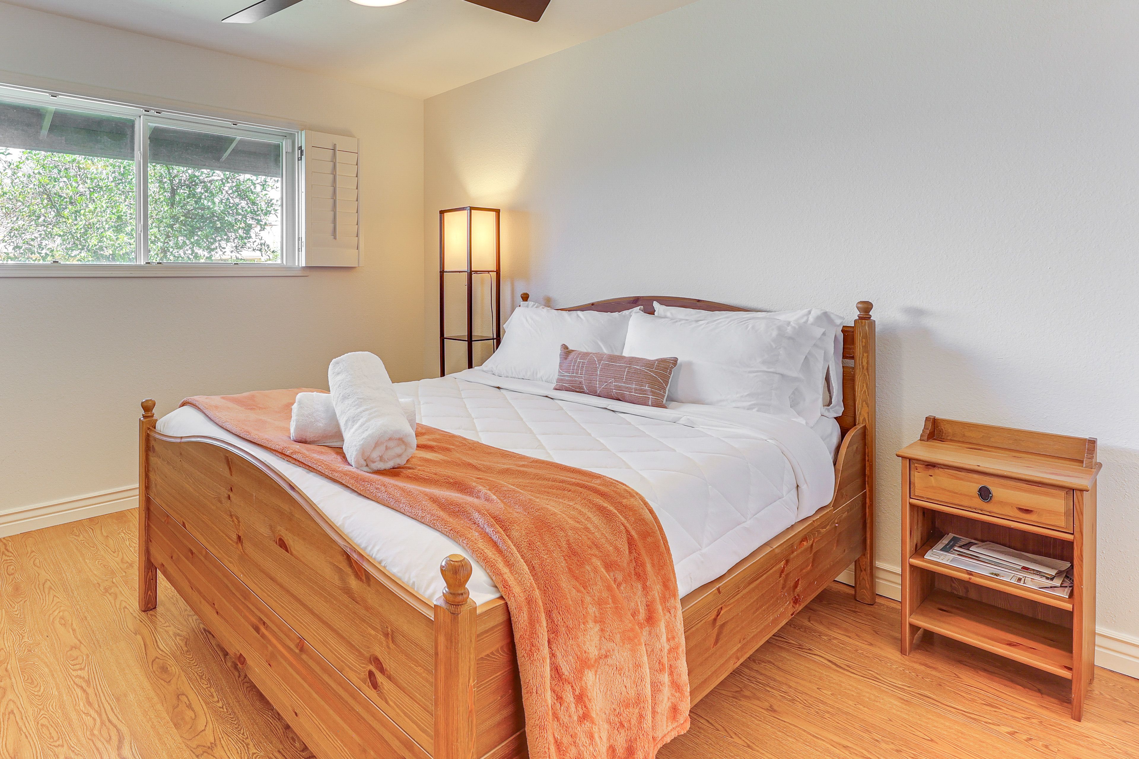 Bedroom 2 | Queen Bed