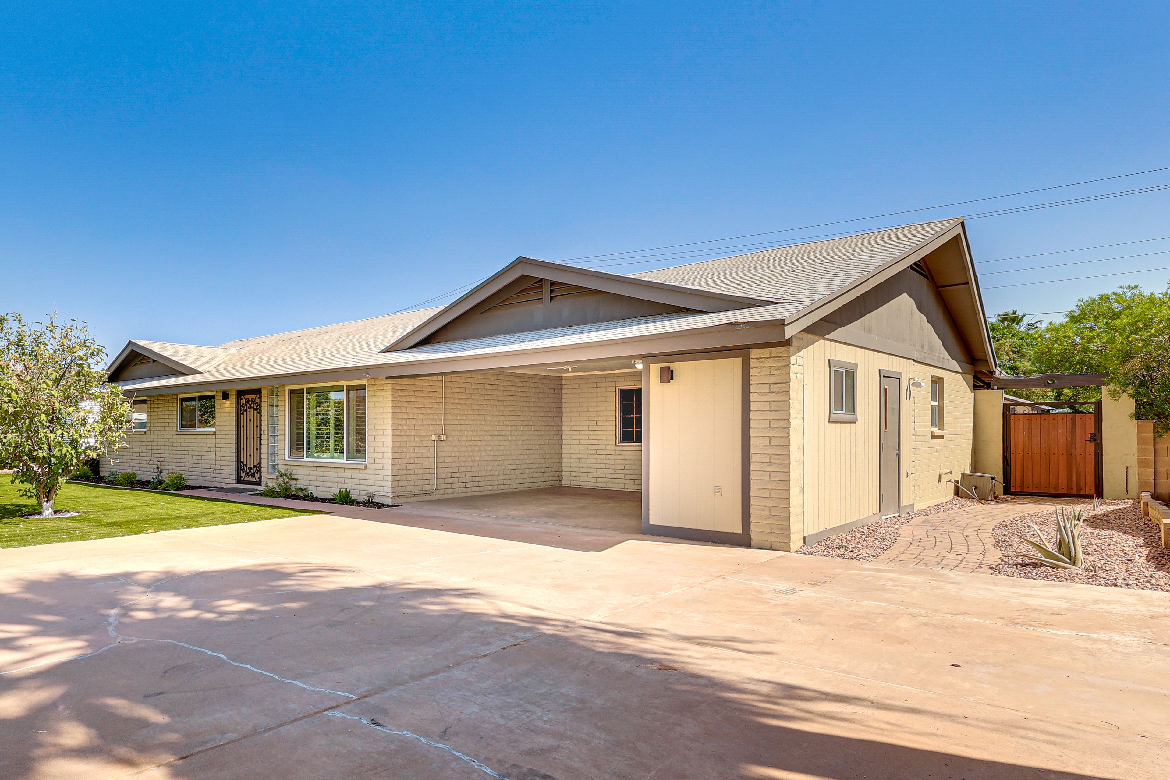Driveway (2 Vehicles) | Carport (1 Vehicle) | Street Parking