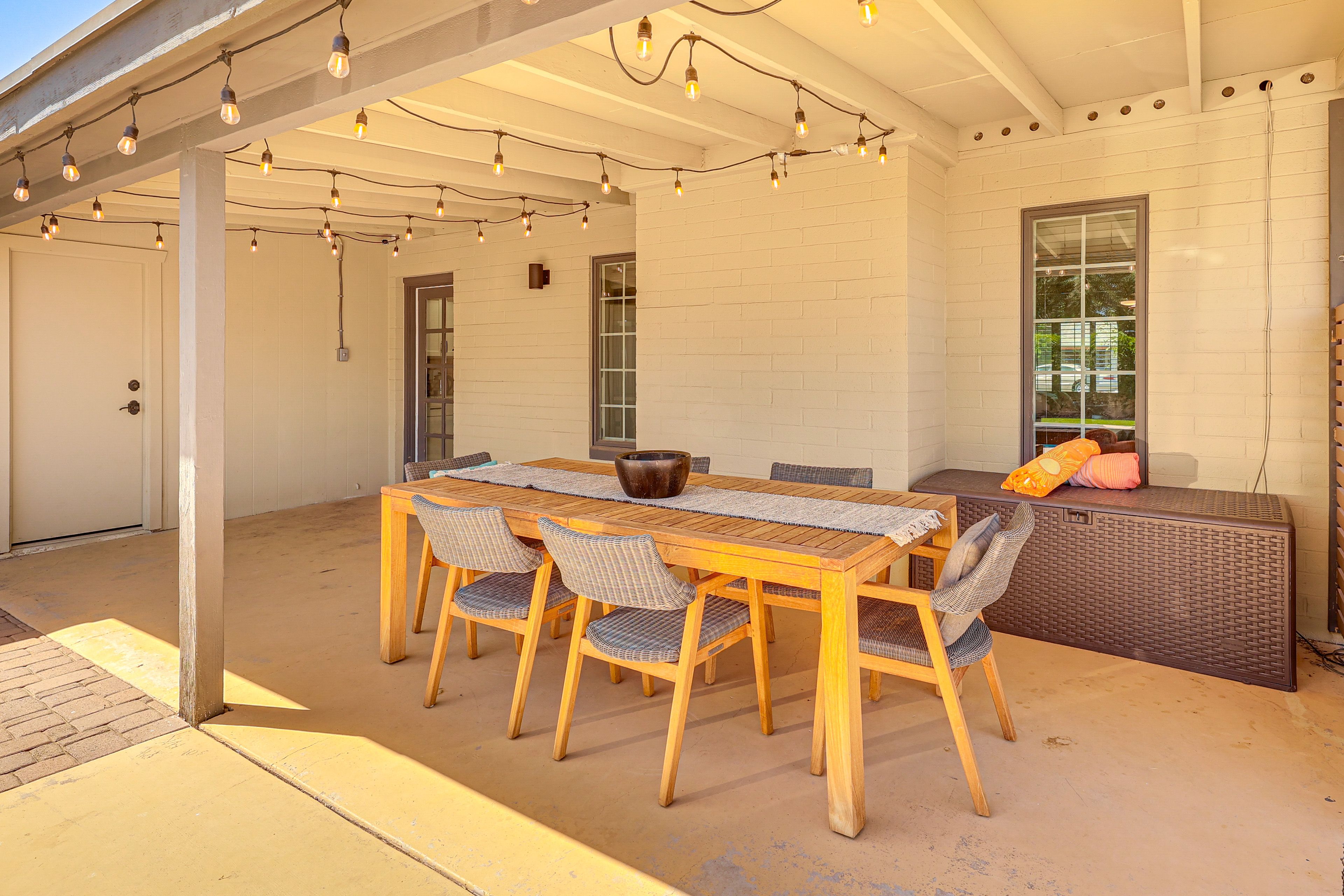 Covered Patio | Gas Grill