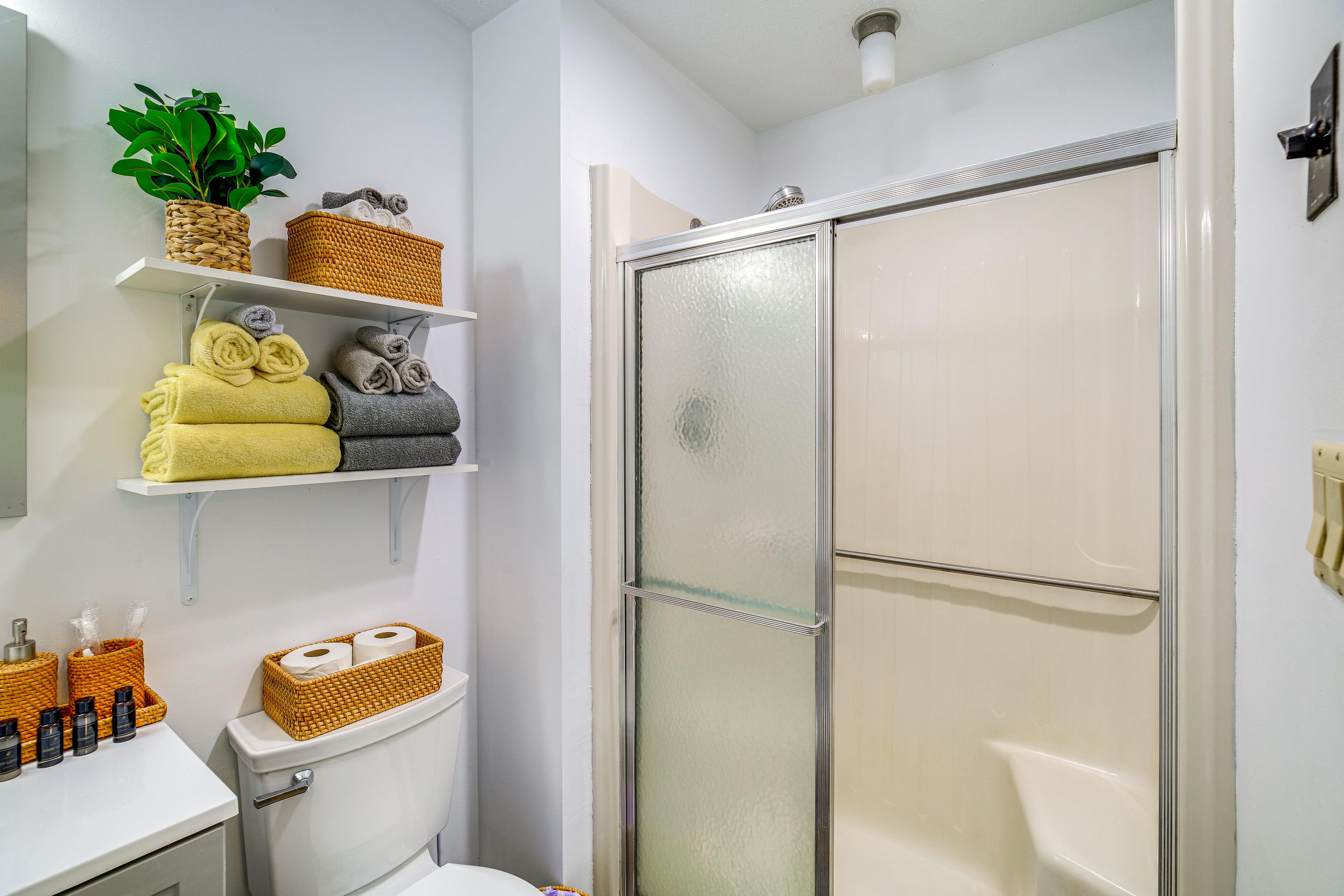 En-Suite Bathroom | Towels Provided | Complimentary Toiletries