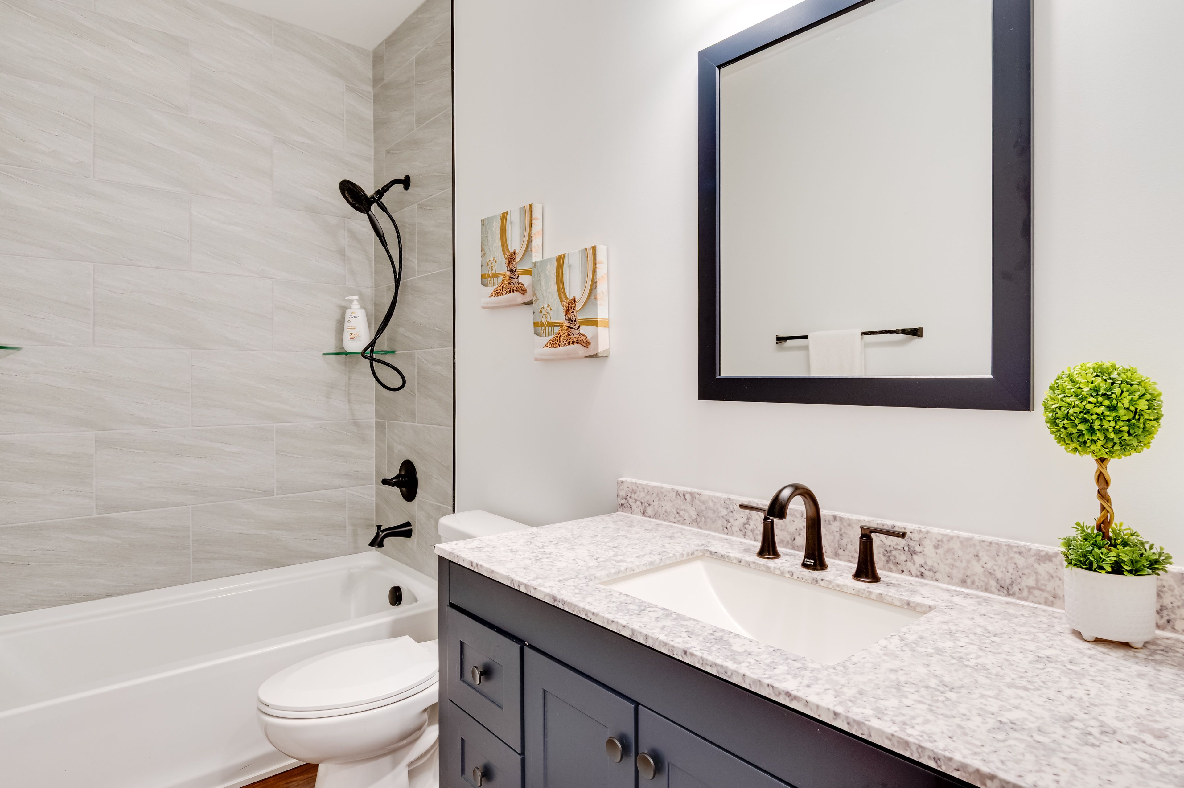 Full Bathroom | Towels & Linens Provided | 1st Floor