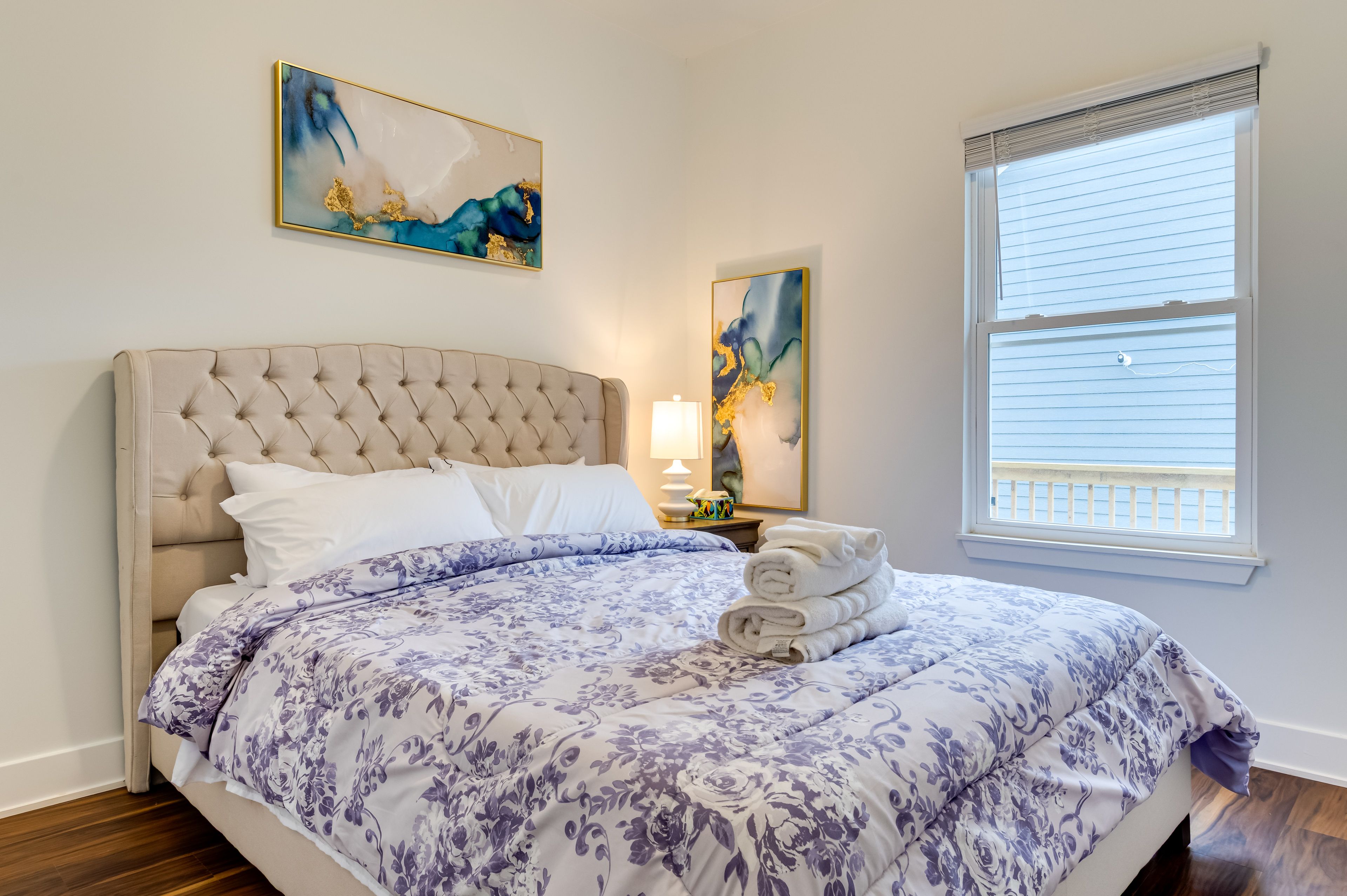 Bedroom 1 | Queen Bed | 1st Floor